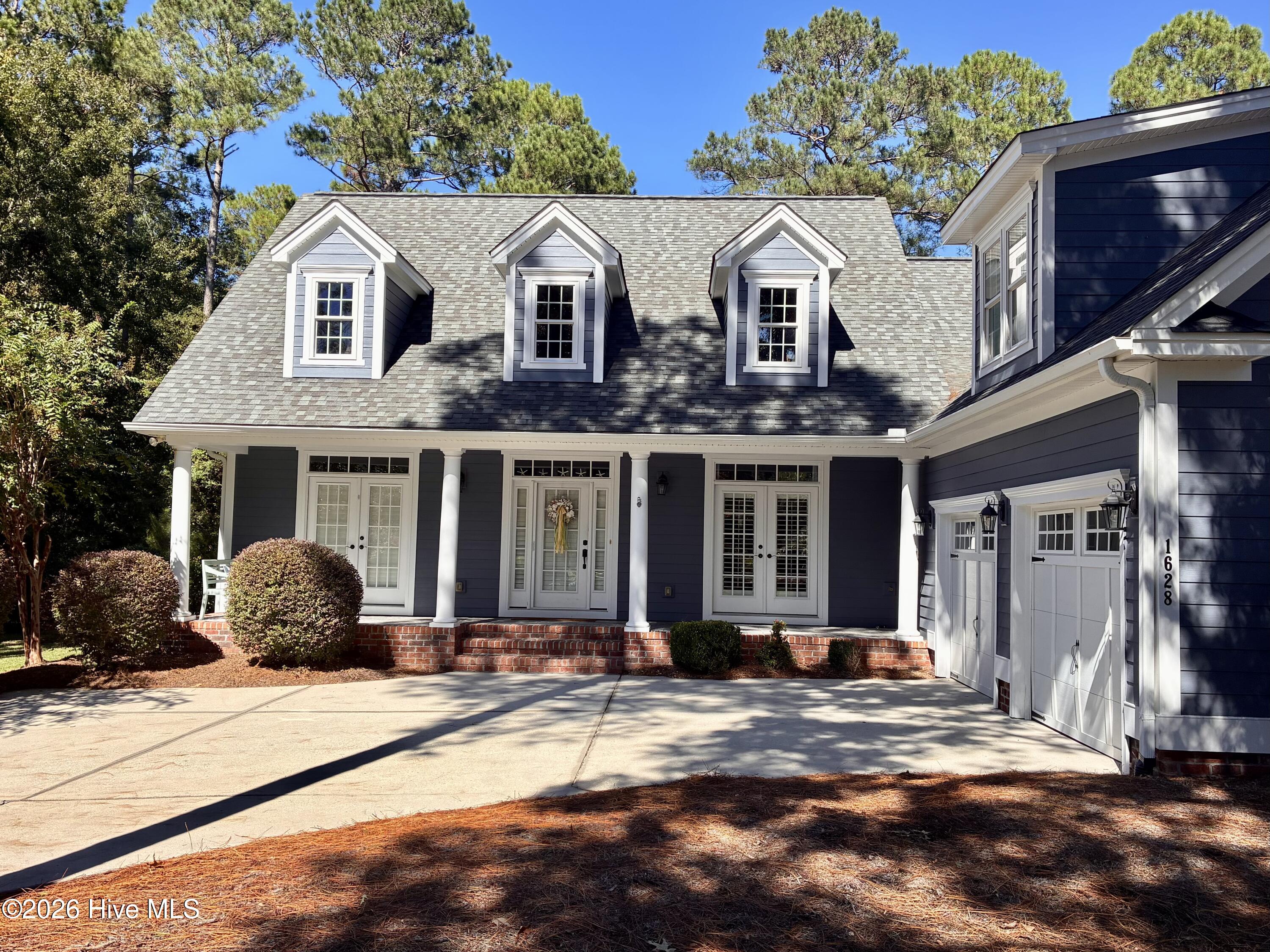 1628 Silverwood Court Se Property Photo 2