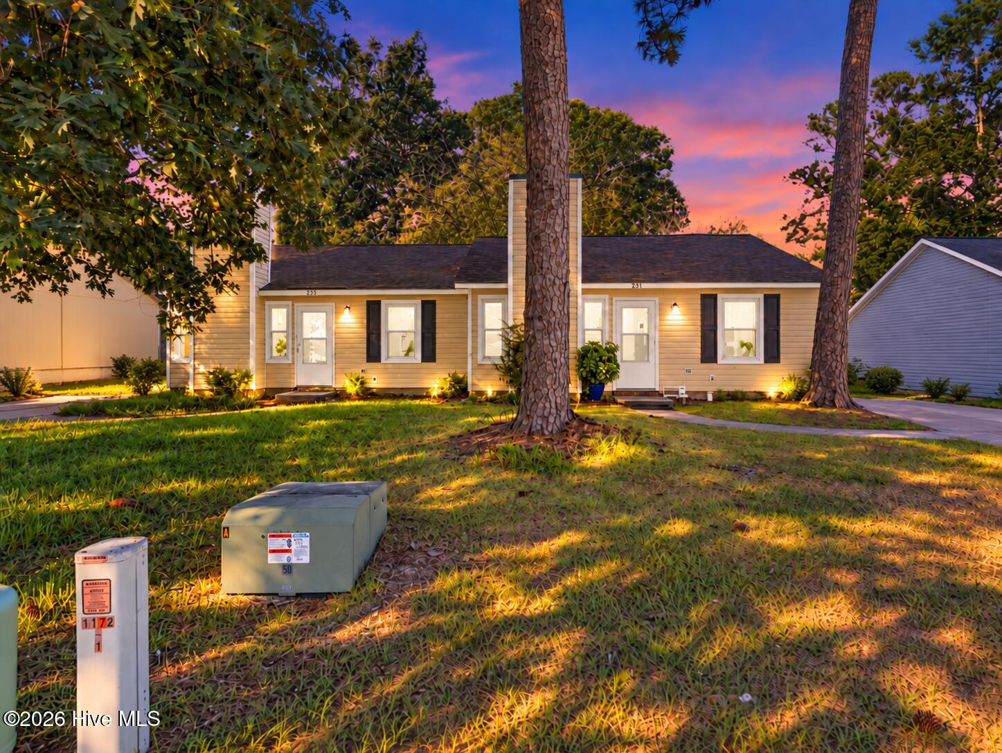 231-233 Easy Street Property Photo 1