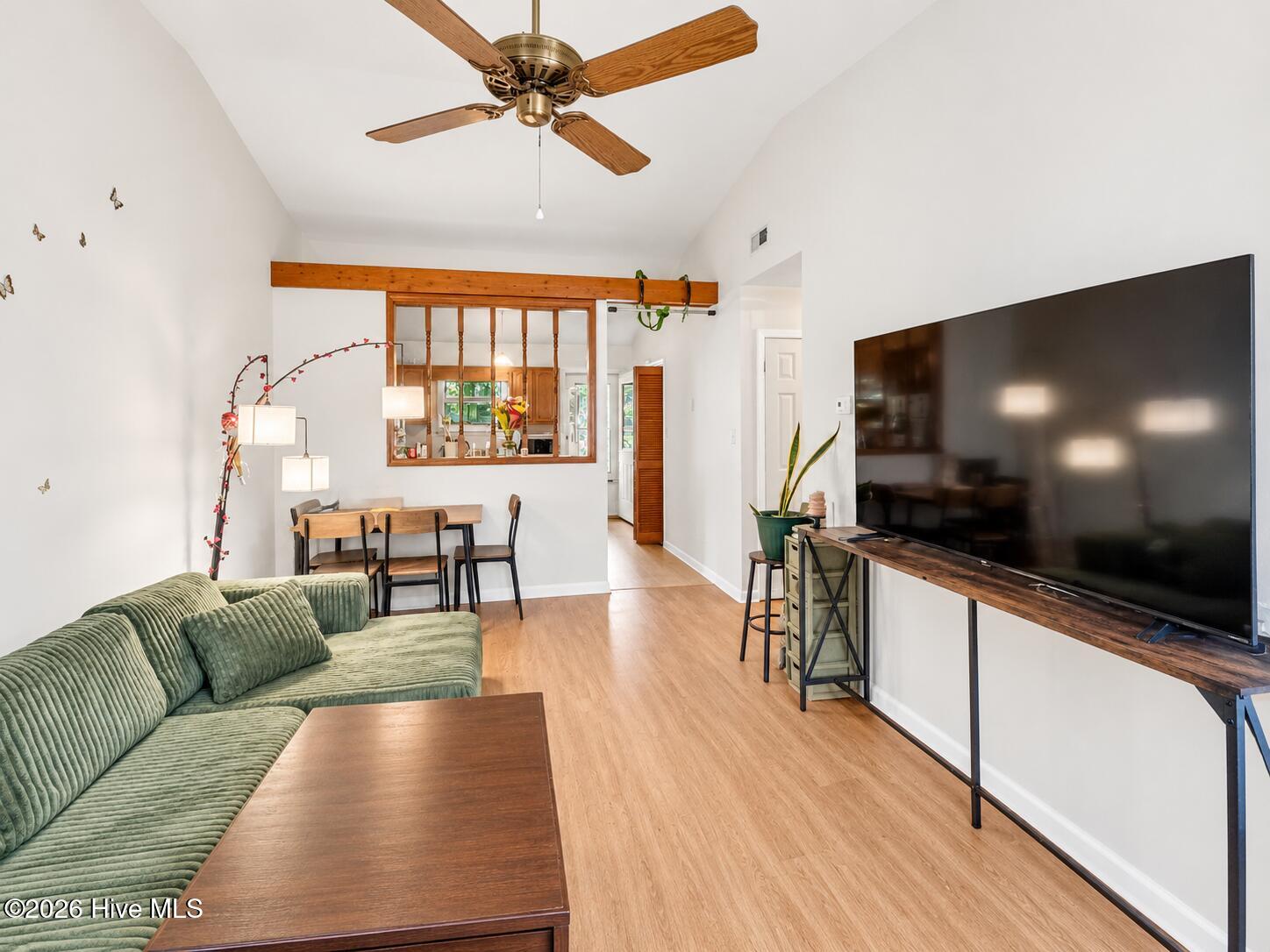 231-233 Easy Street Property Photo 4