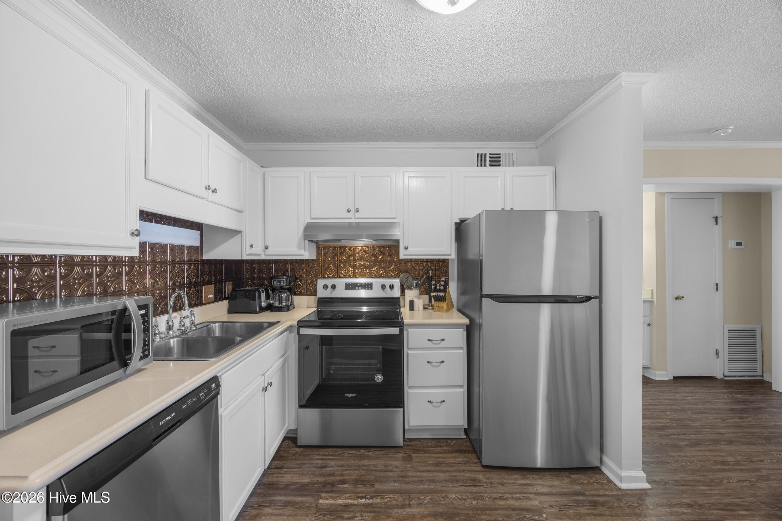 1404 Canal Drive Apt 20 Property Photo 6