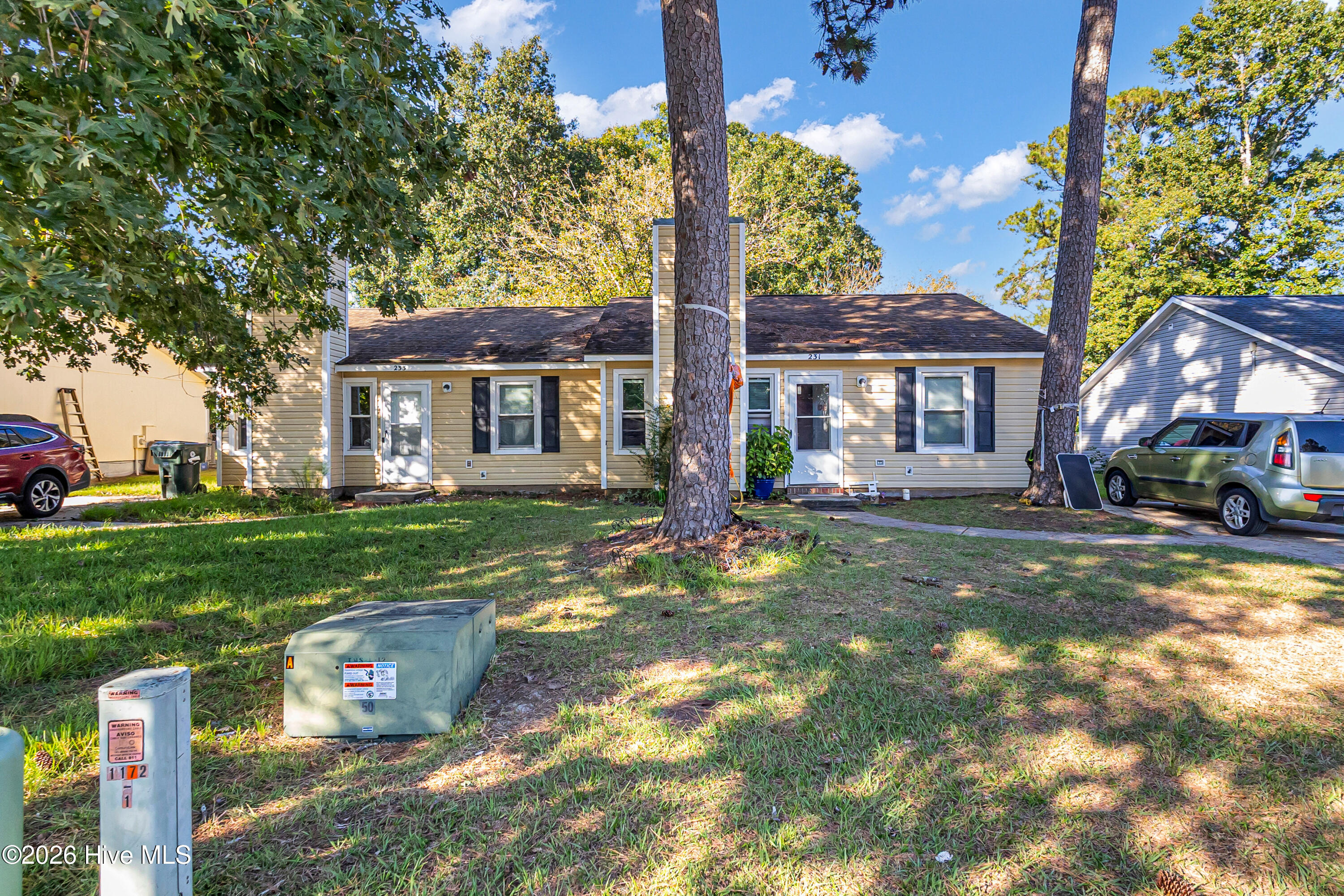 233 Easy Street Property Photo 3