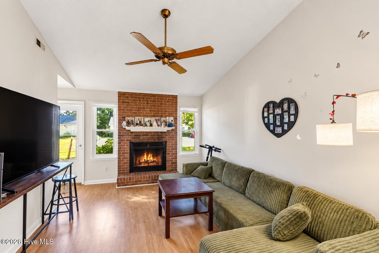 233 Easy Street Property Photo 4