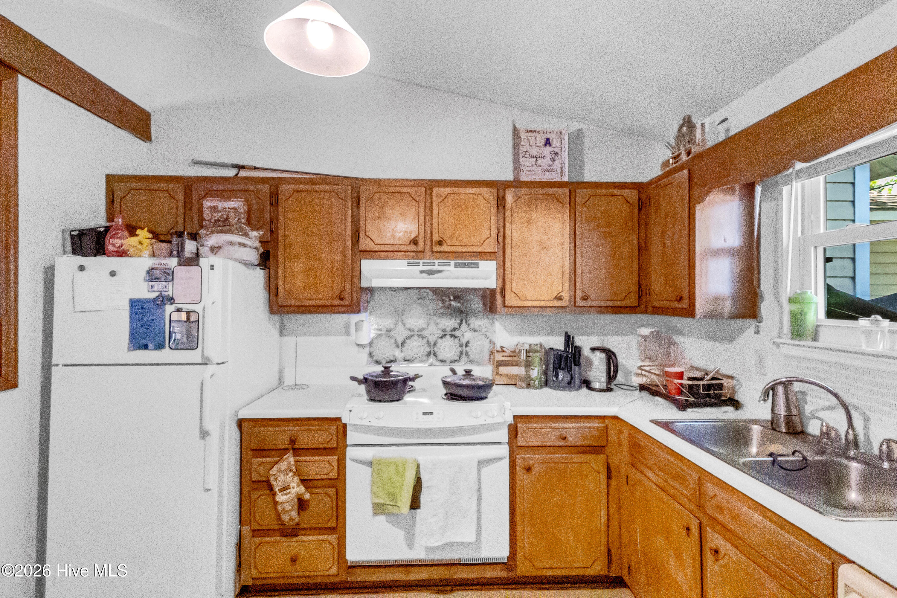 233 Easy Street Property Photo 8