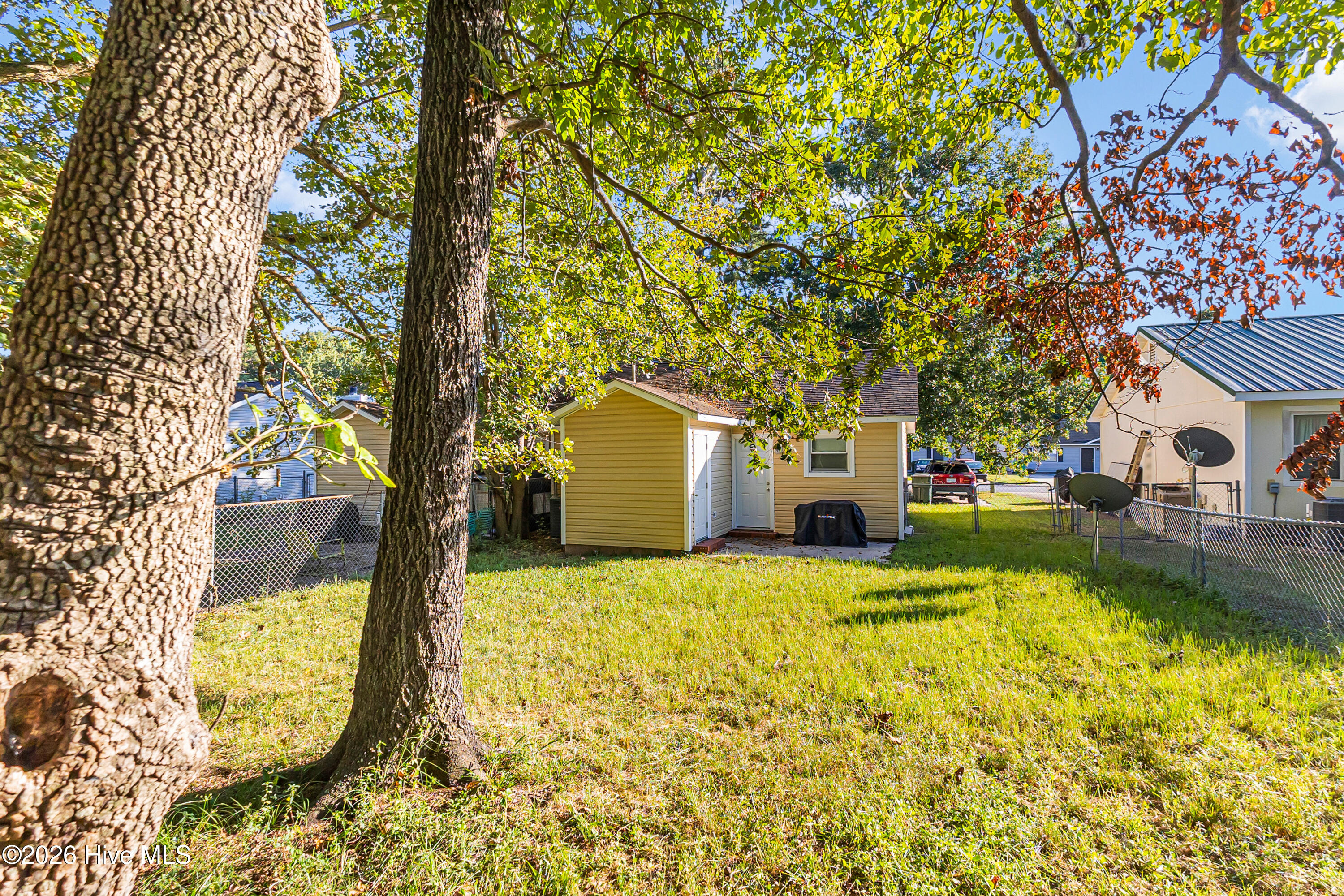 233 Easy Street Property Photo 17