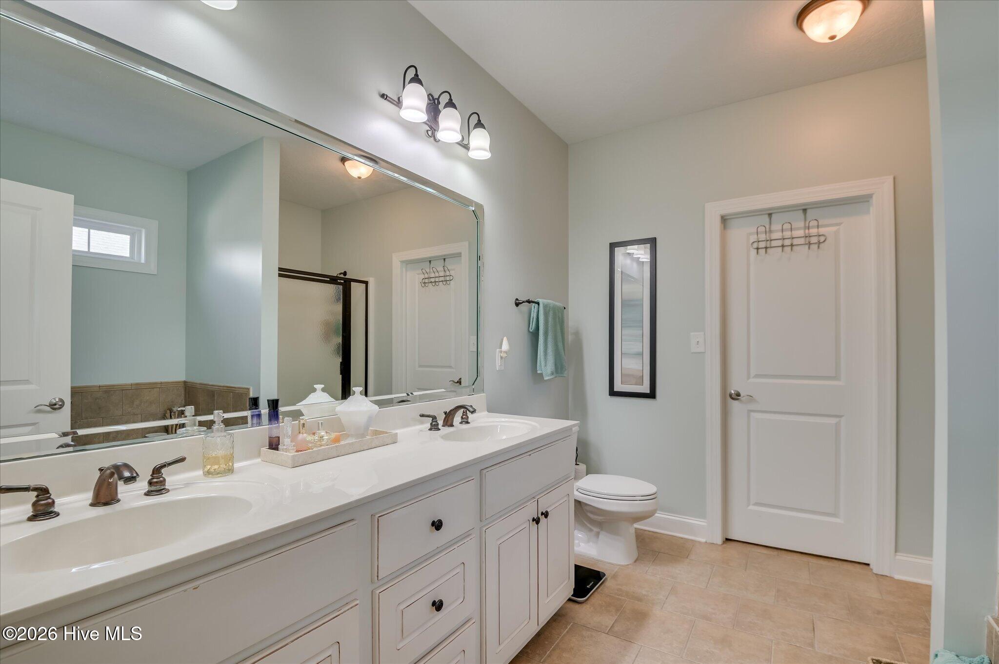 803 Leslie Court Property Photo 24