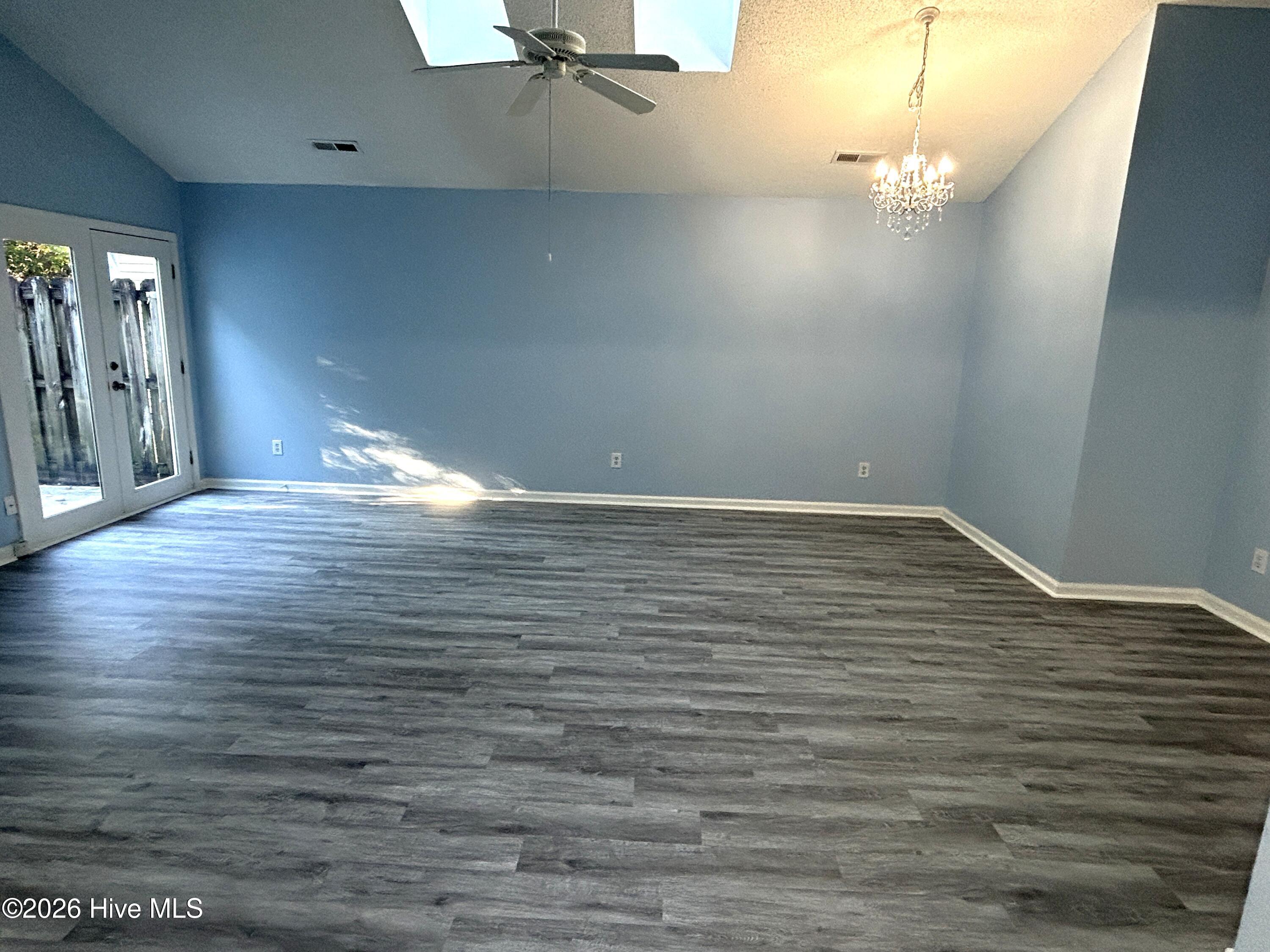 1248 Shipyard Boulevard Property Photo 4
