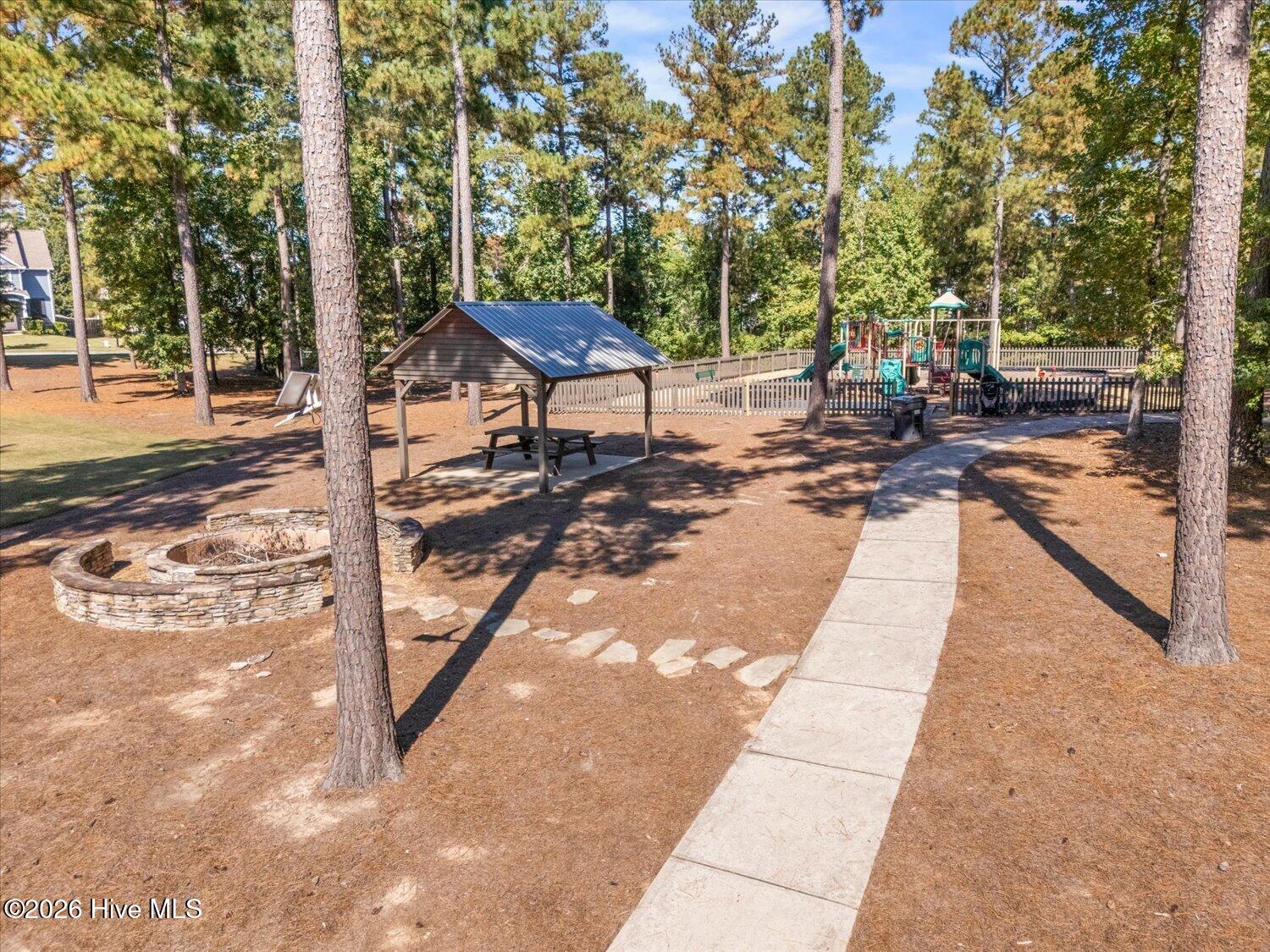5804 Whispering Pines Way Property Photo 32