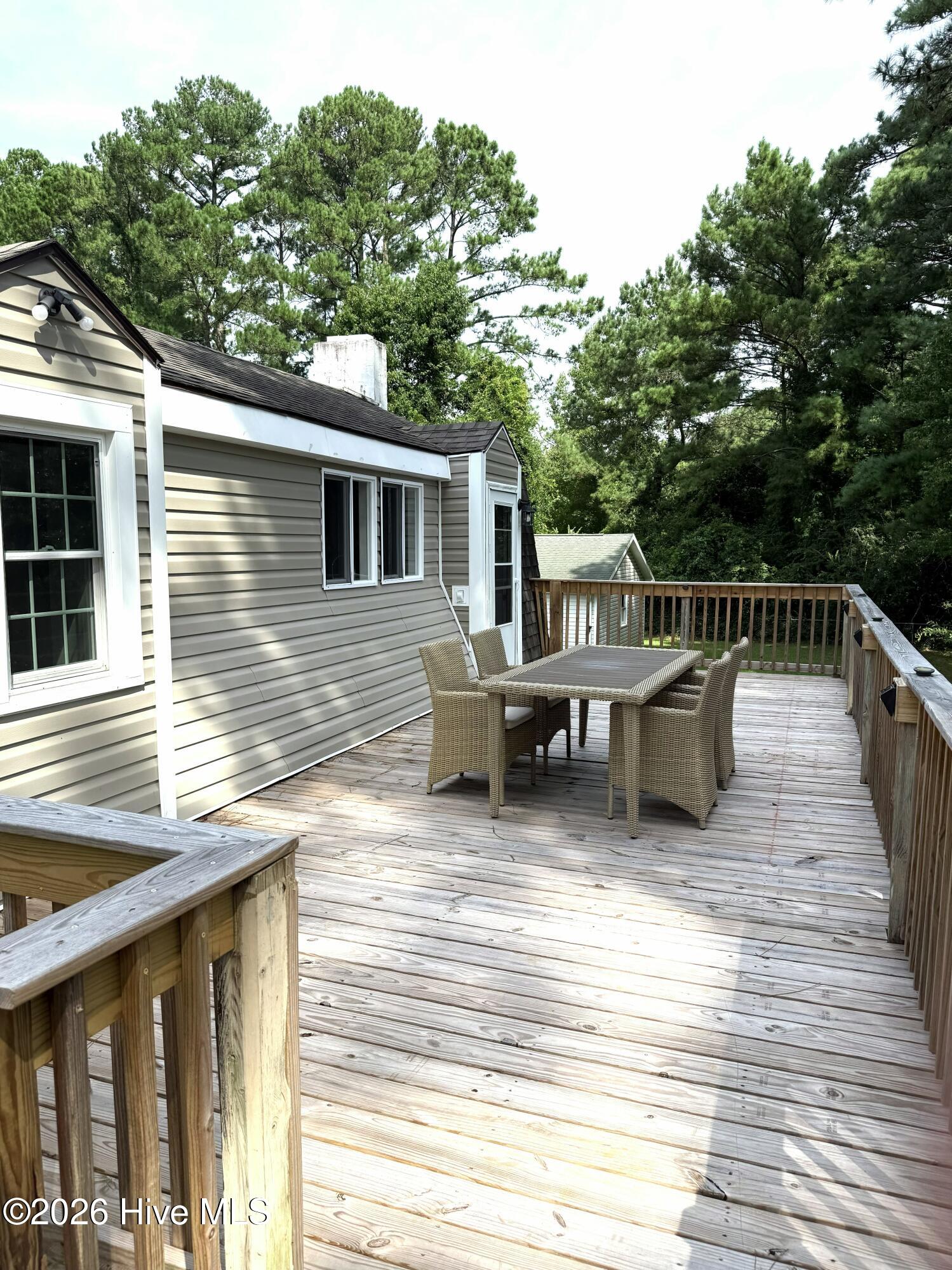104 Croatan Drive Property Photo 3