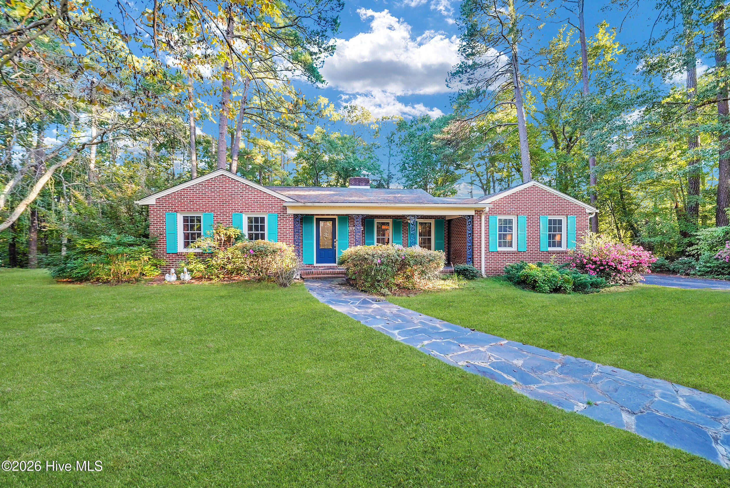 6 Lee Lane Property Photo 1
