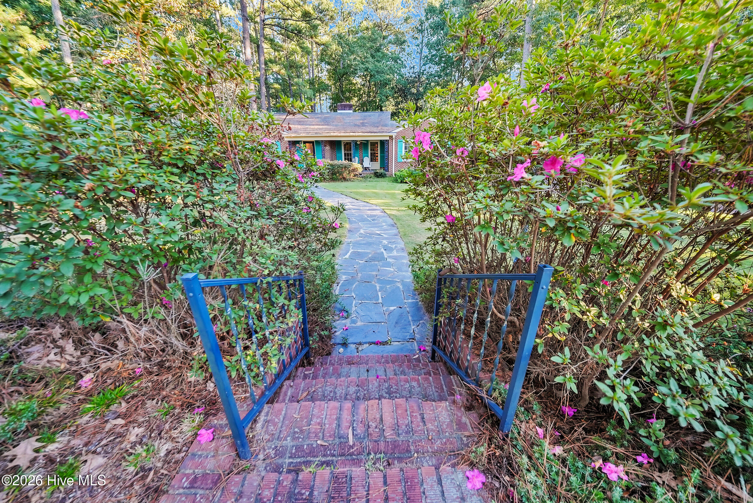 6 Lee Lane Property Photo 3