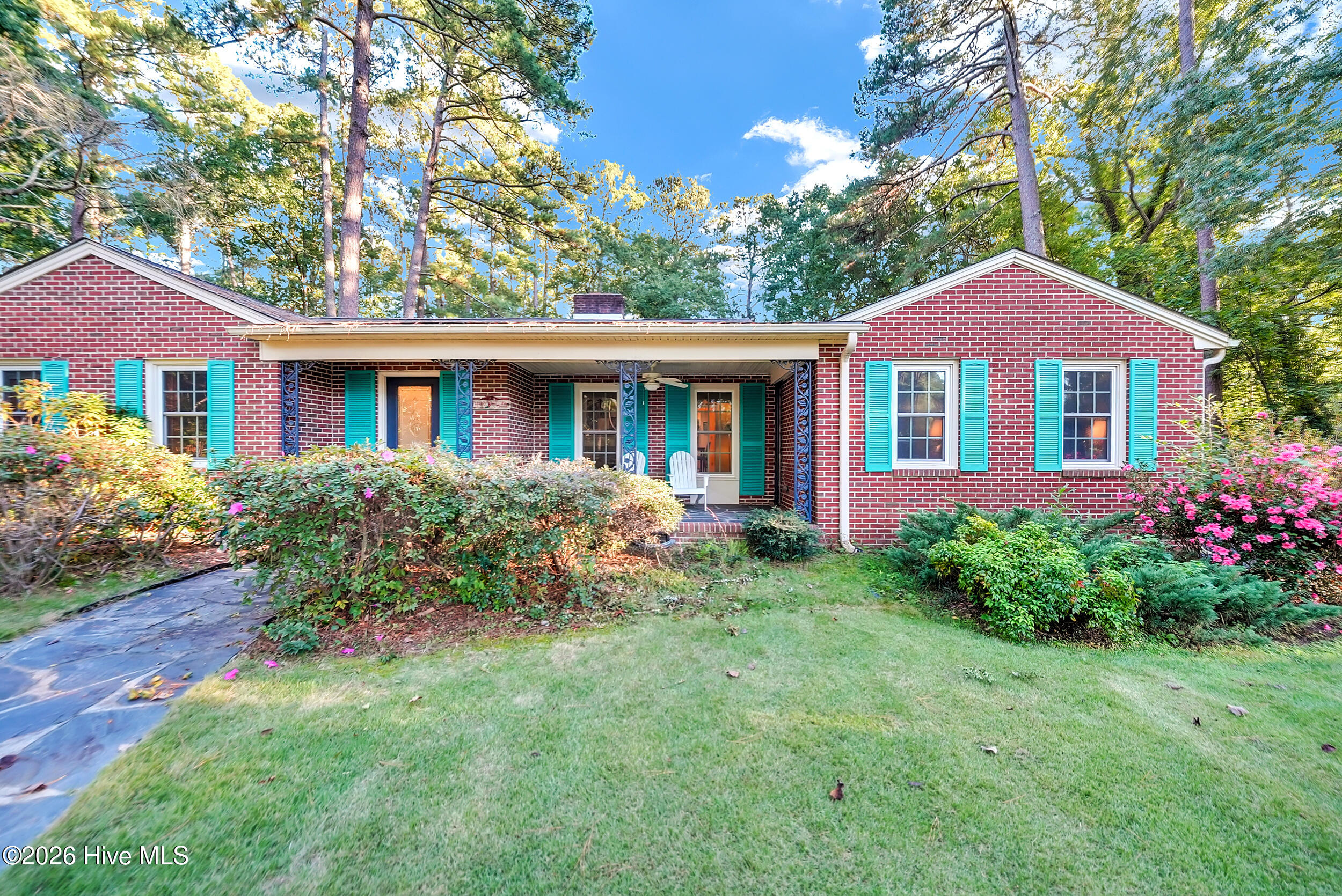 6 Lee Lane Property Photo 4
