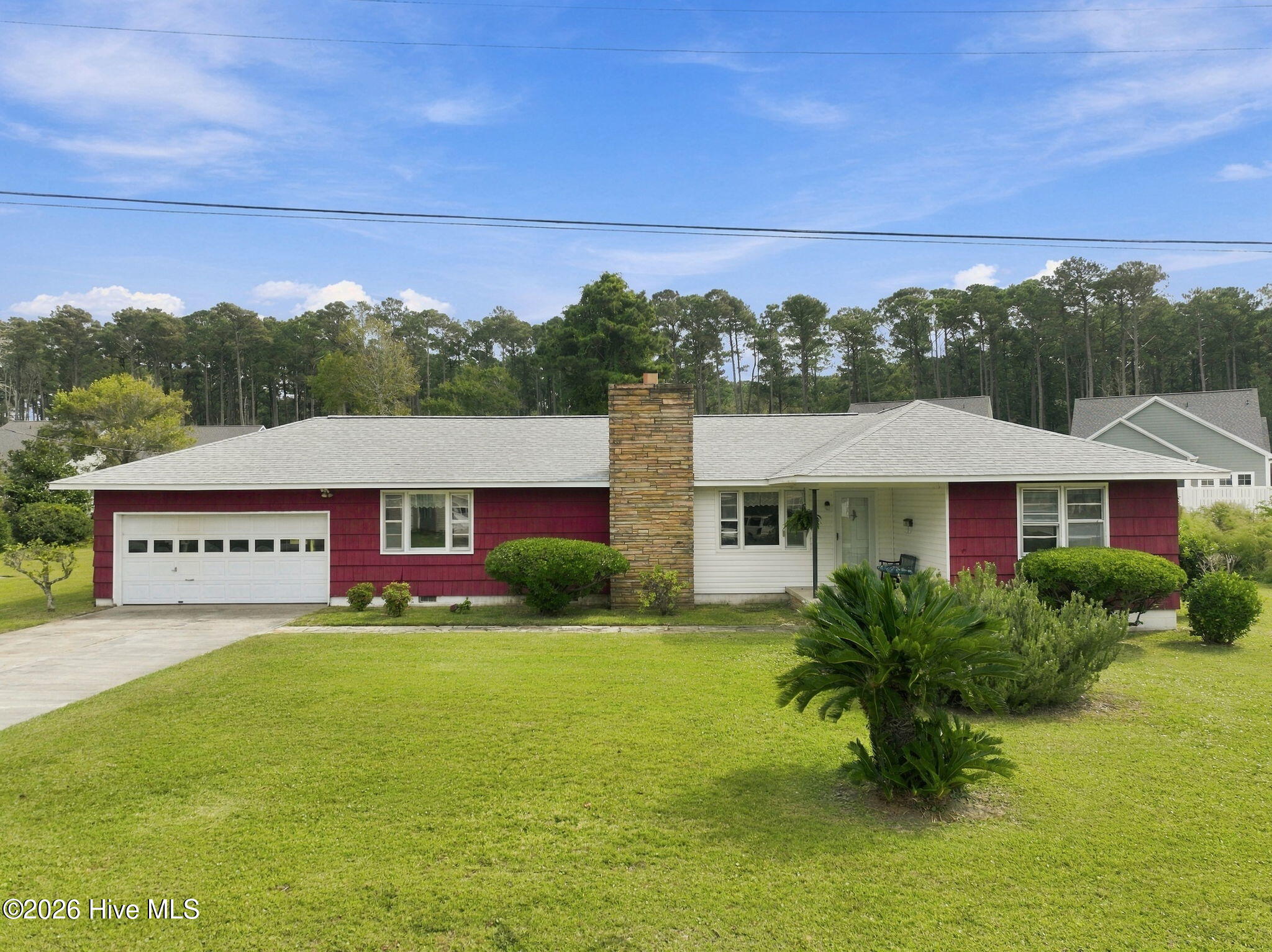 105 Sherwood Boulevard Property Photo 1