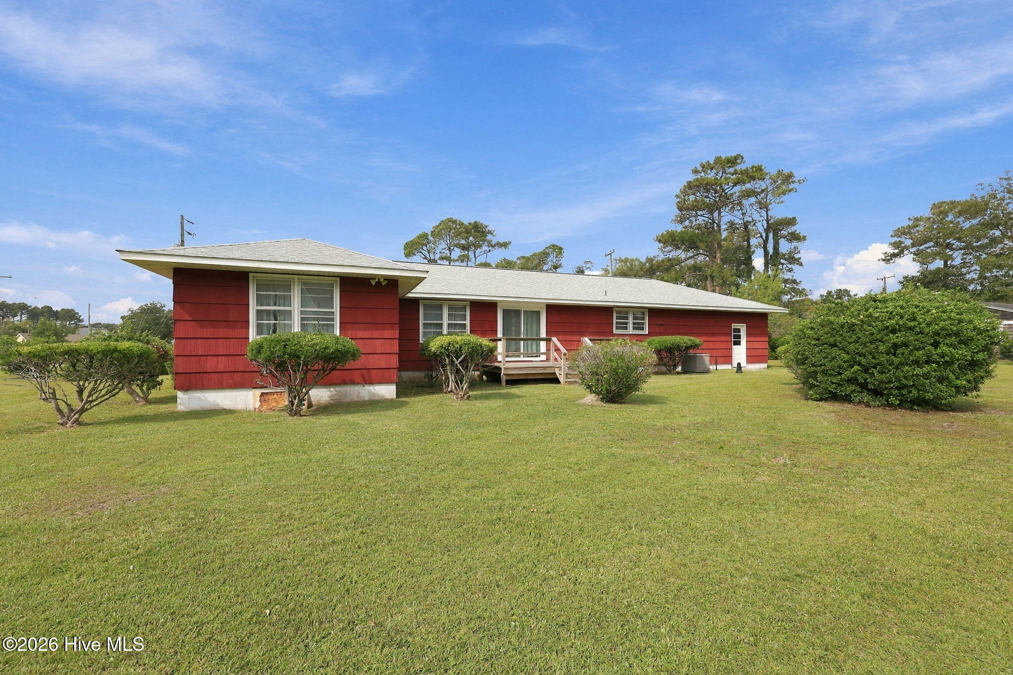 105 Sherwood Boulevard Property Photo 4