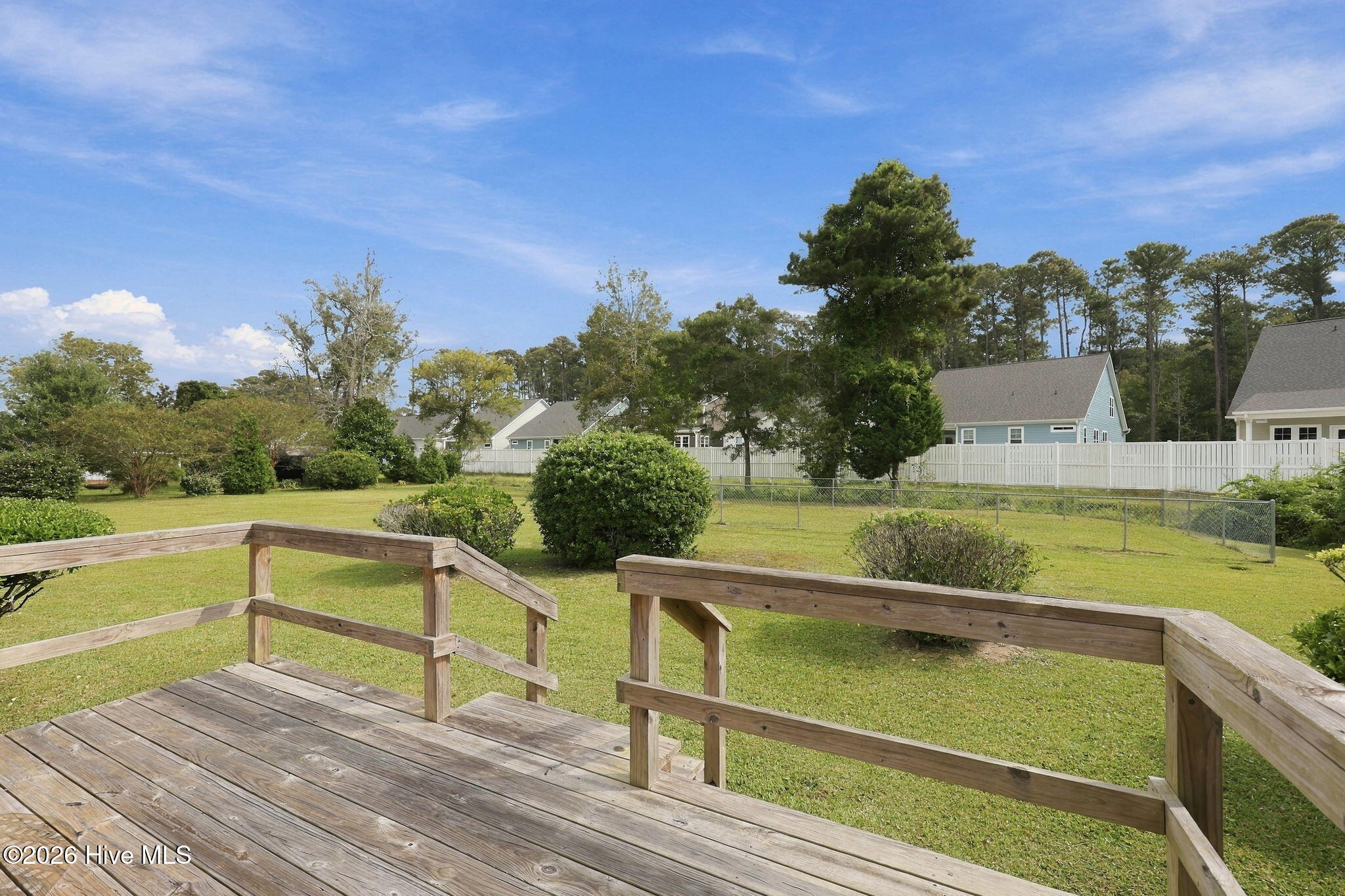 105 Sherwood Boulevard Property Photo 7