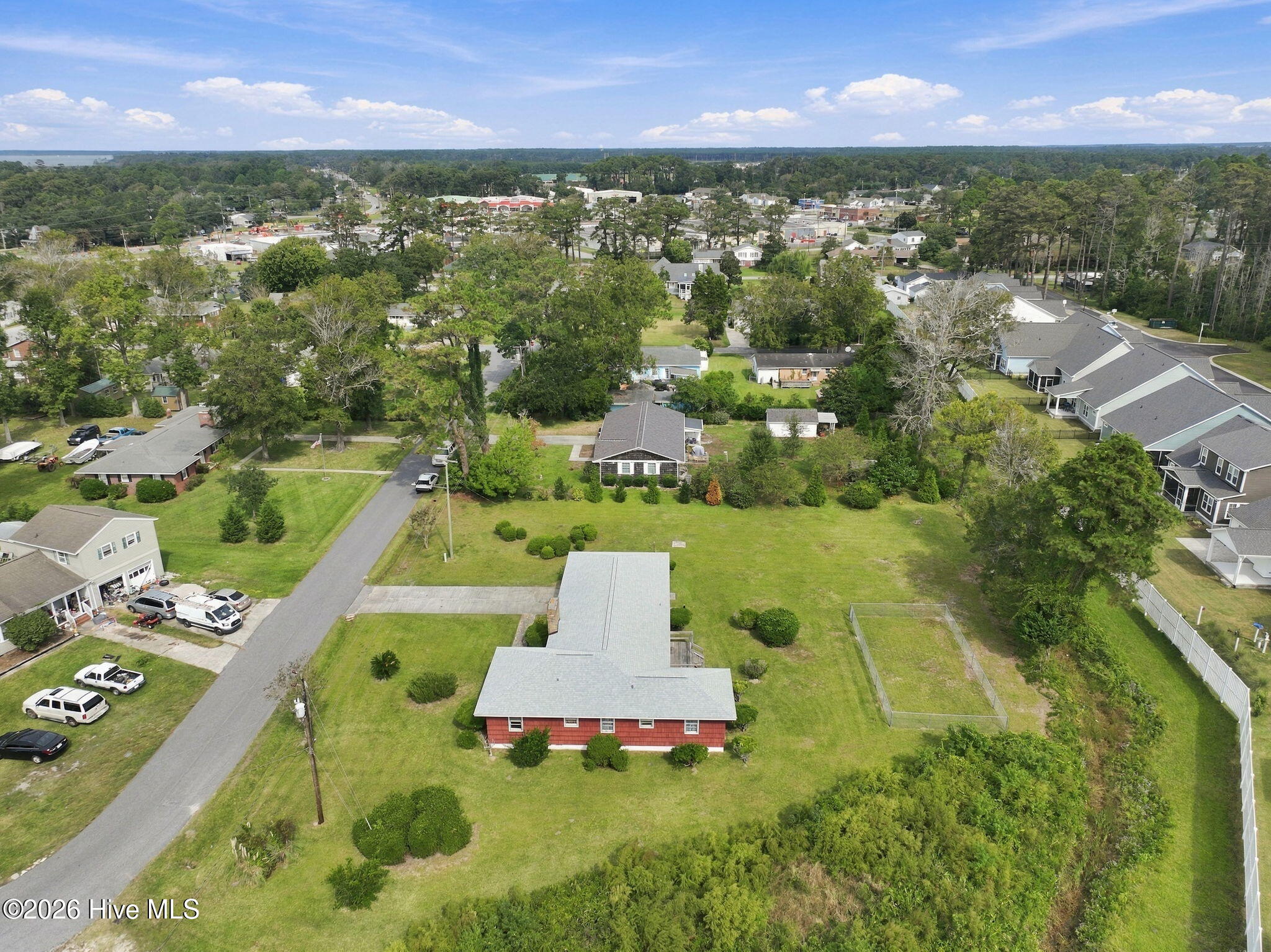 105 Sherwood Boulevard Property Photo 12
