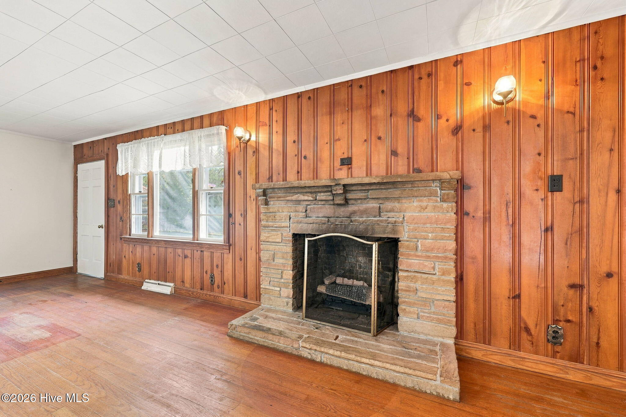 105 Sherwood Boulevard Property Photo 13