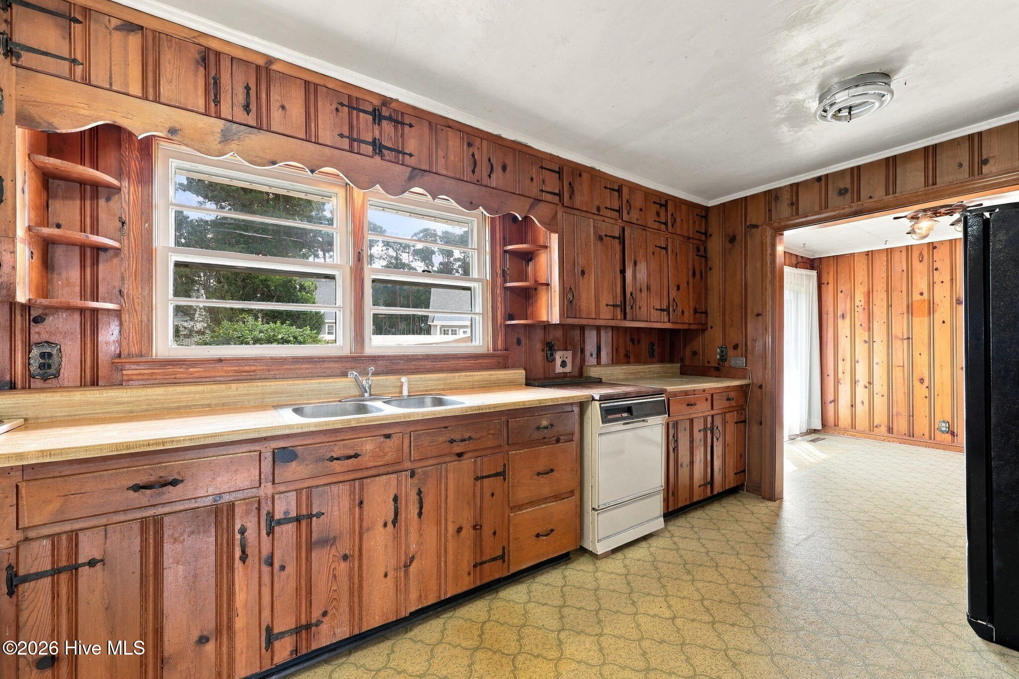 105 Sherwood Boulevard Property Photo 16