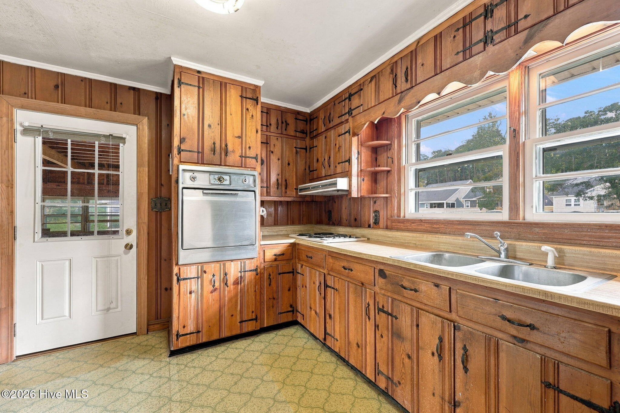 105 Sherwood Boulevard Property Photo 18