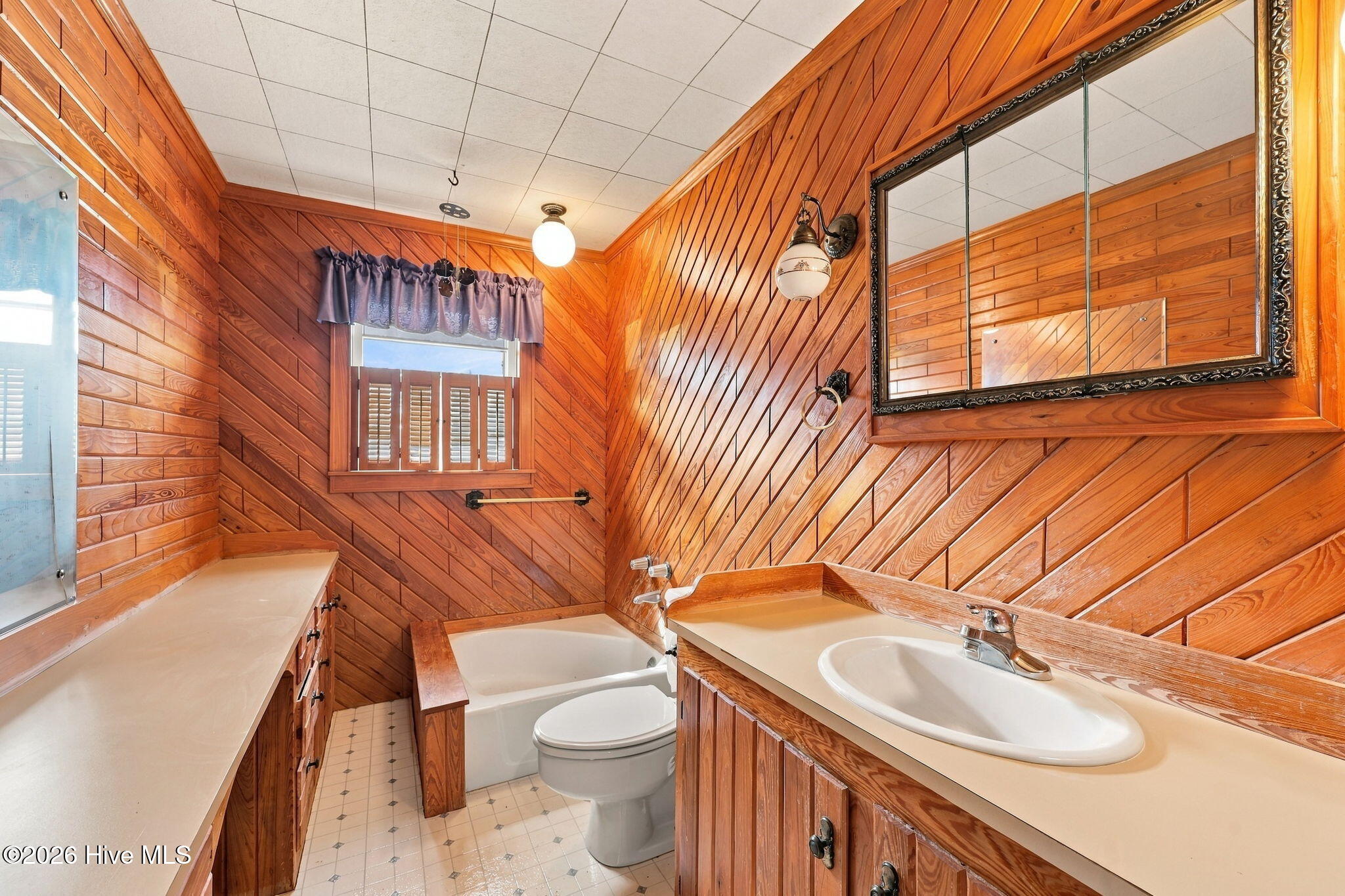 105 Sherwood Boulevard Property Photo 21