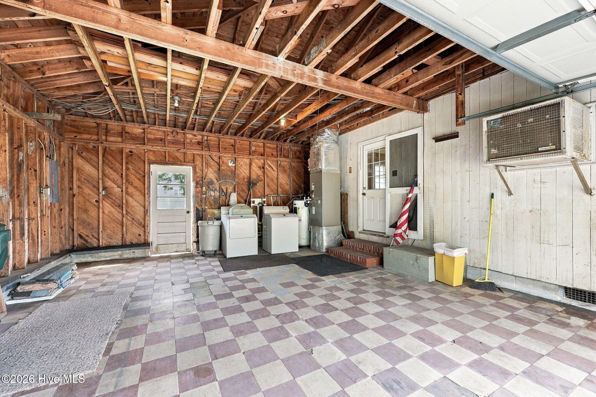 105 Sherwood Boulevard Property Photo 22