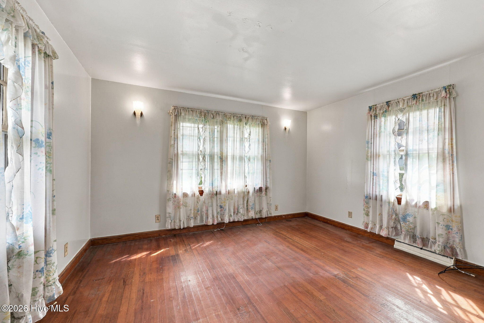 105 Sherwood Boulevard Property Photo 31