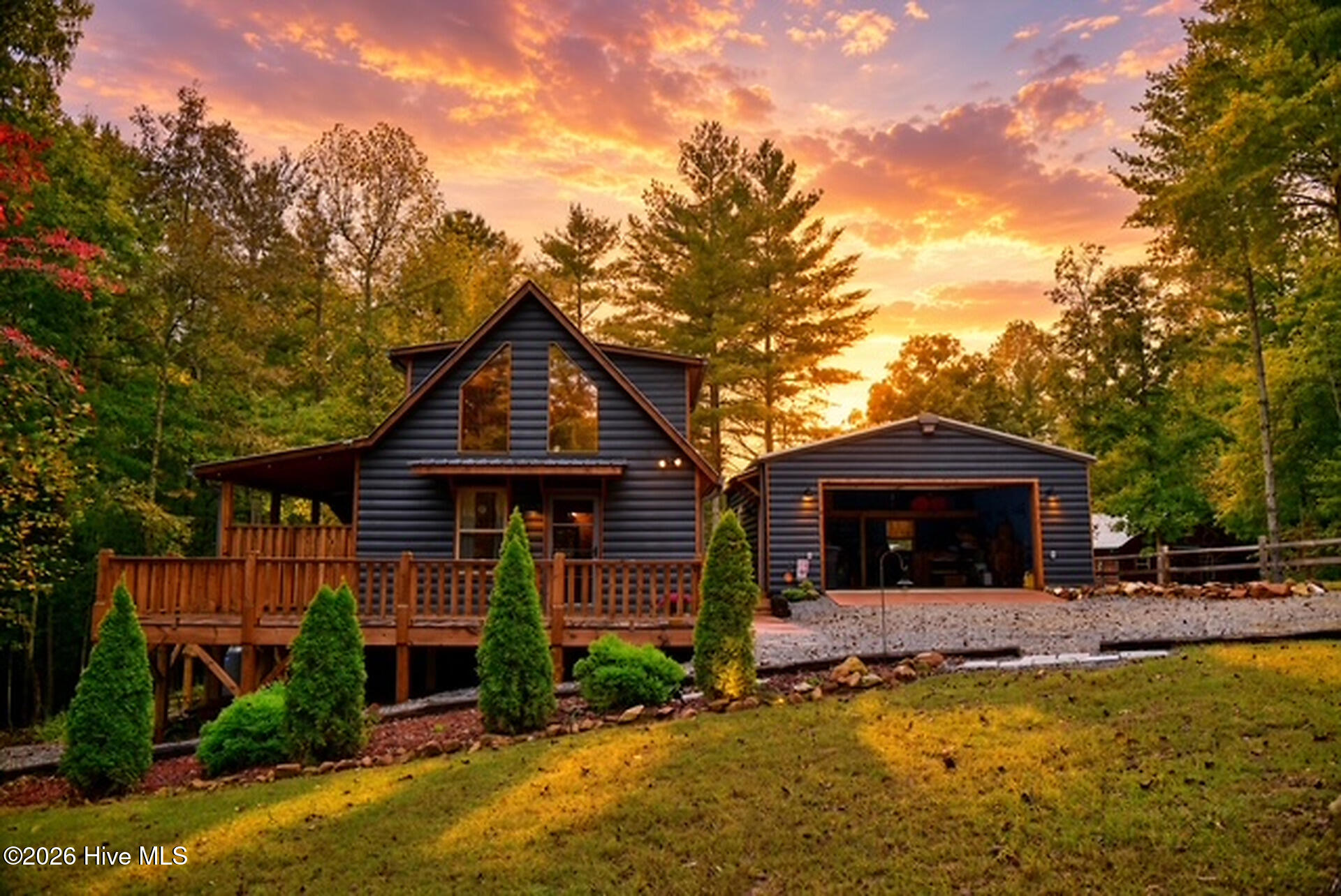 85 Travelers Trail Property Photo 3