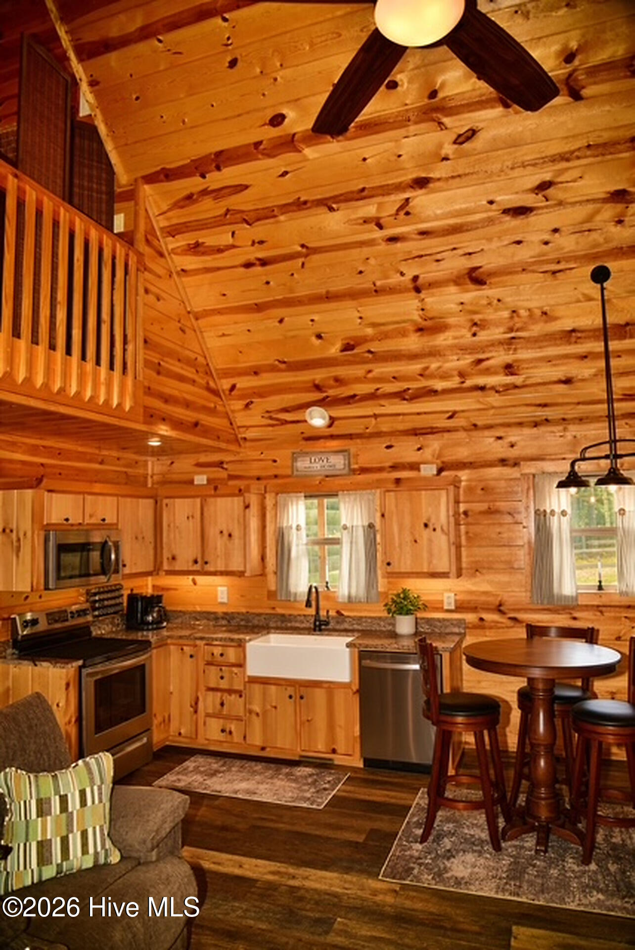 85 Travelers Trail Property Photo 6