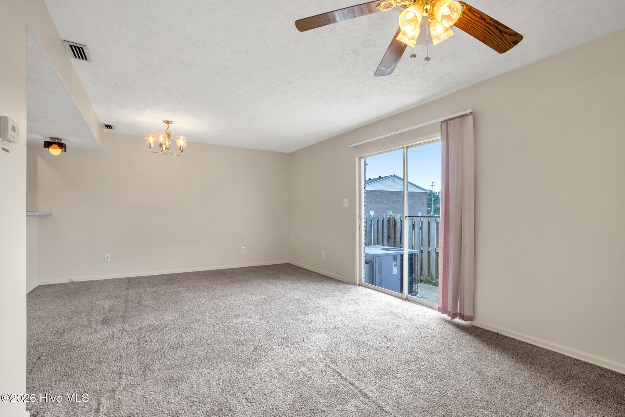 401 Kirkcaldy Court Property Photo 6