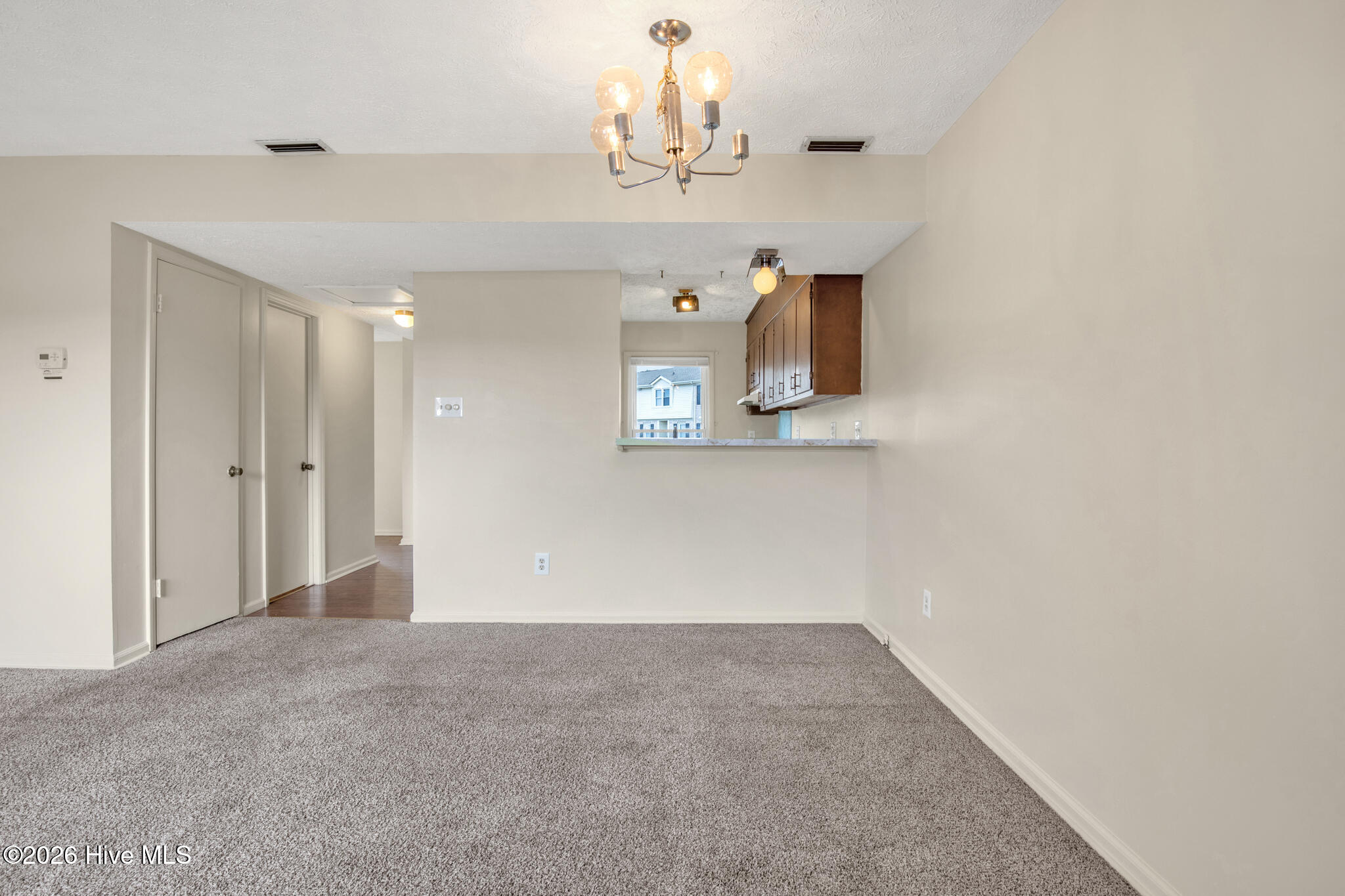 401 Kirkcaldy Court Property Photo 10