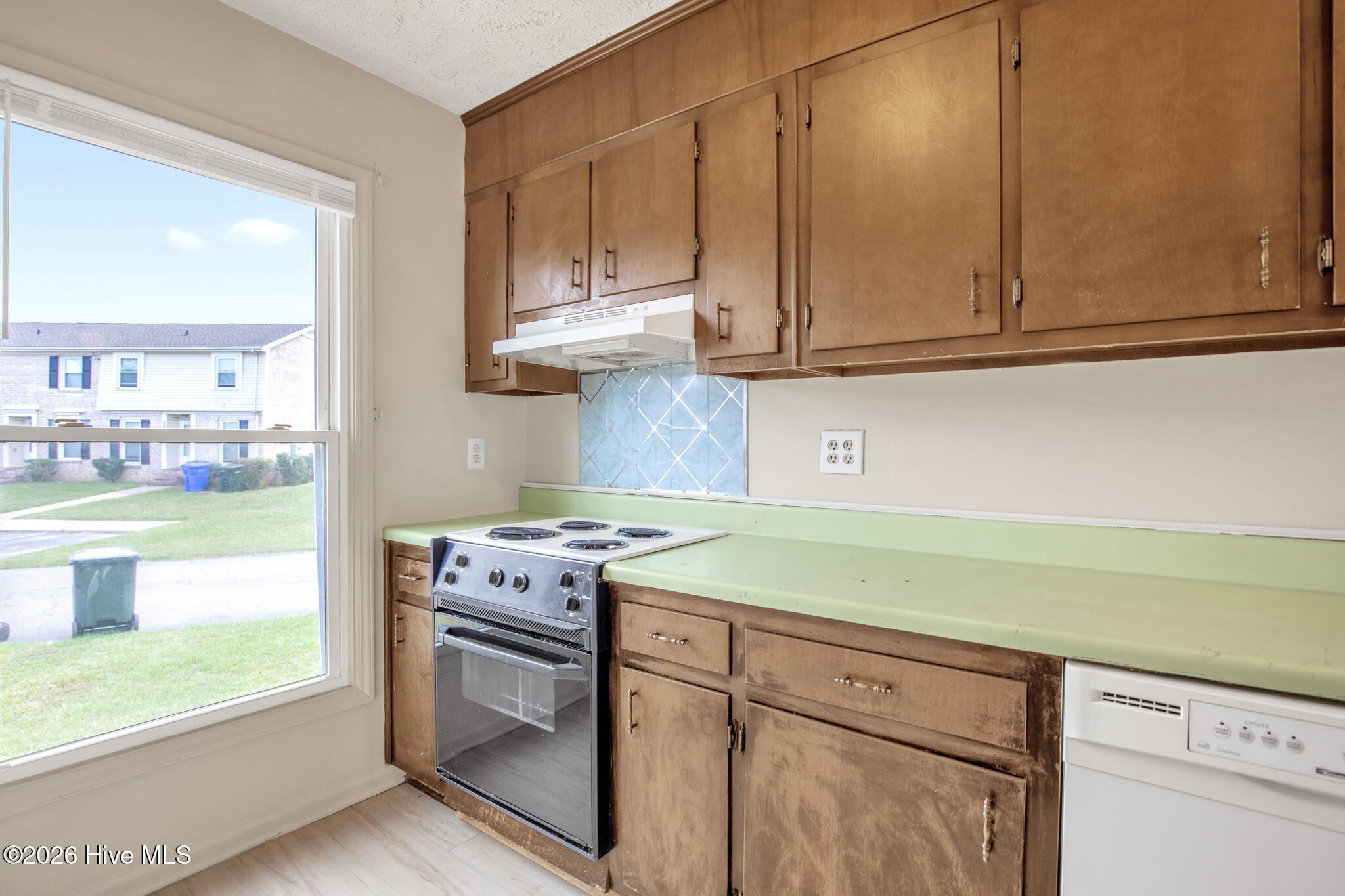 401 Kirkcaldy Court Property Photo 11