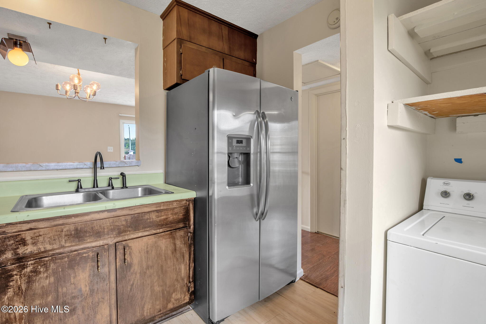 401 Kirkcaldy Court Property Photo 13