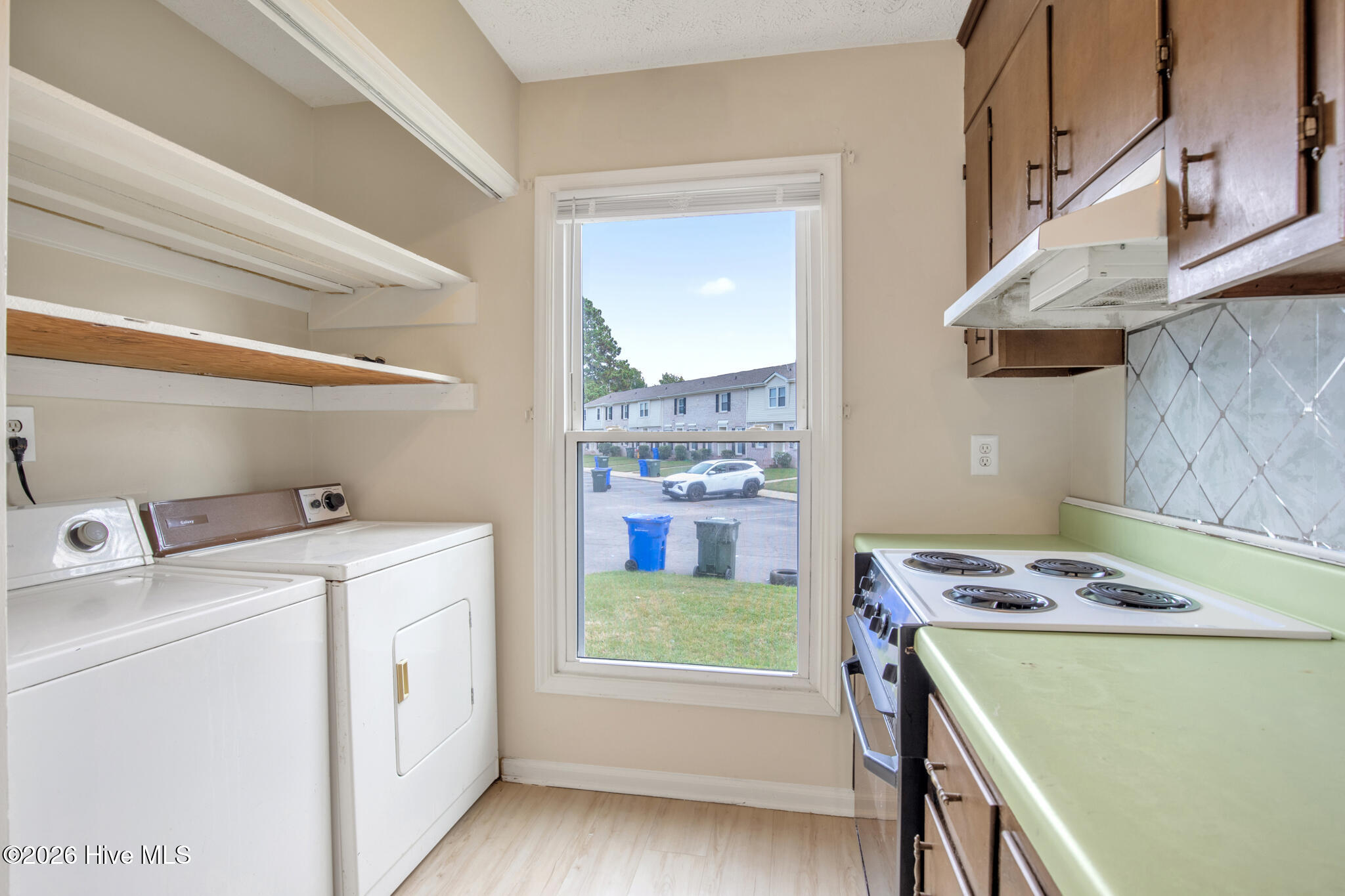 401 Kirkcaldy Court Property Photo 14