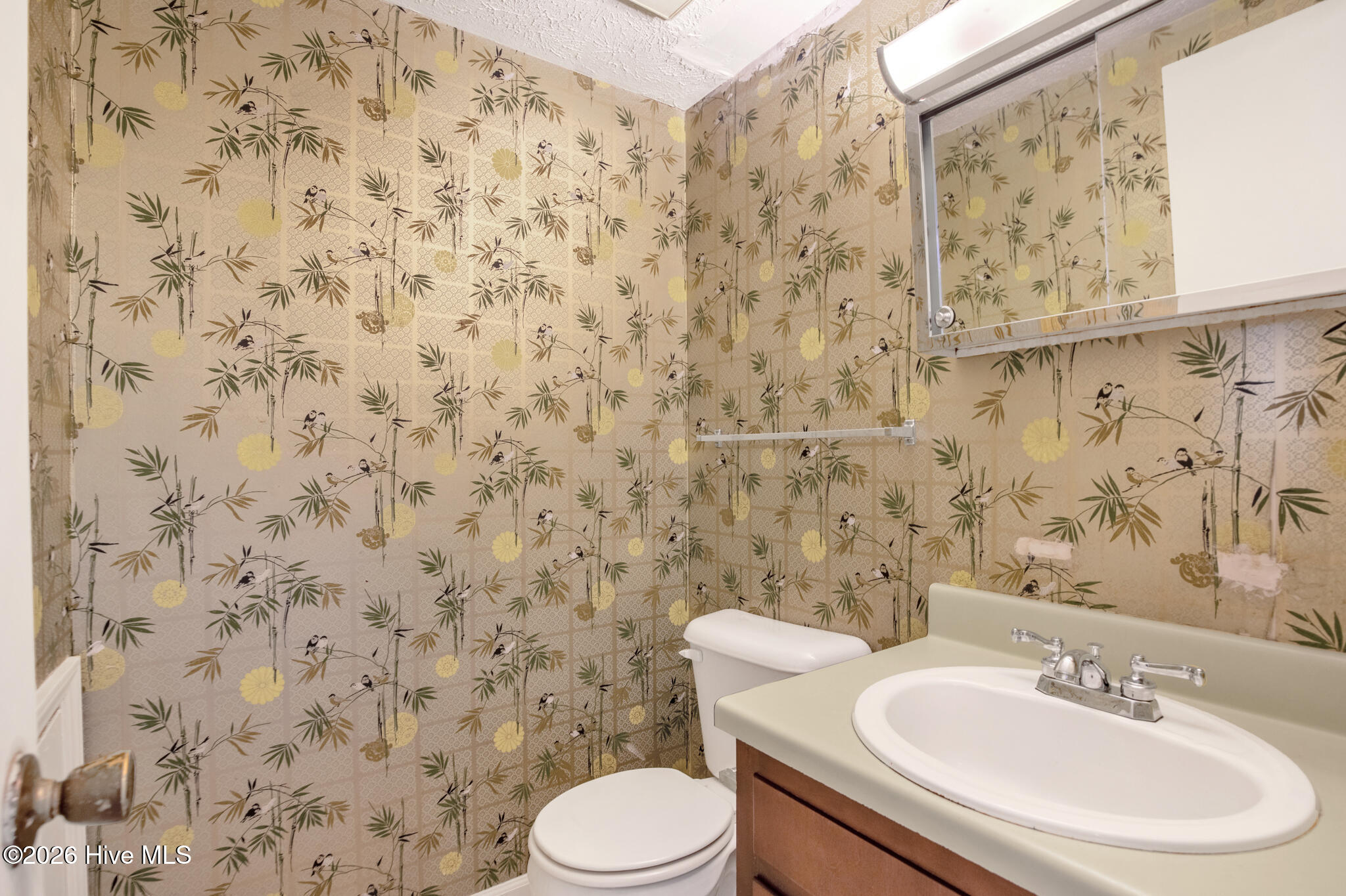 401 Kirkcaldy Court Property Photo 16