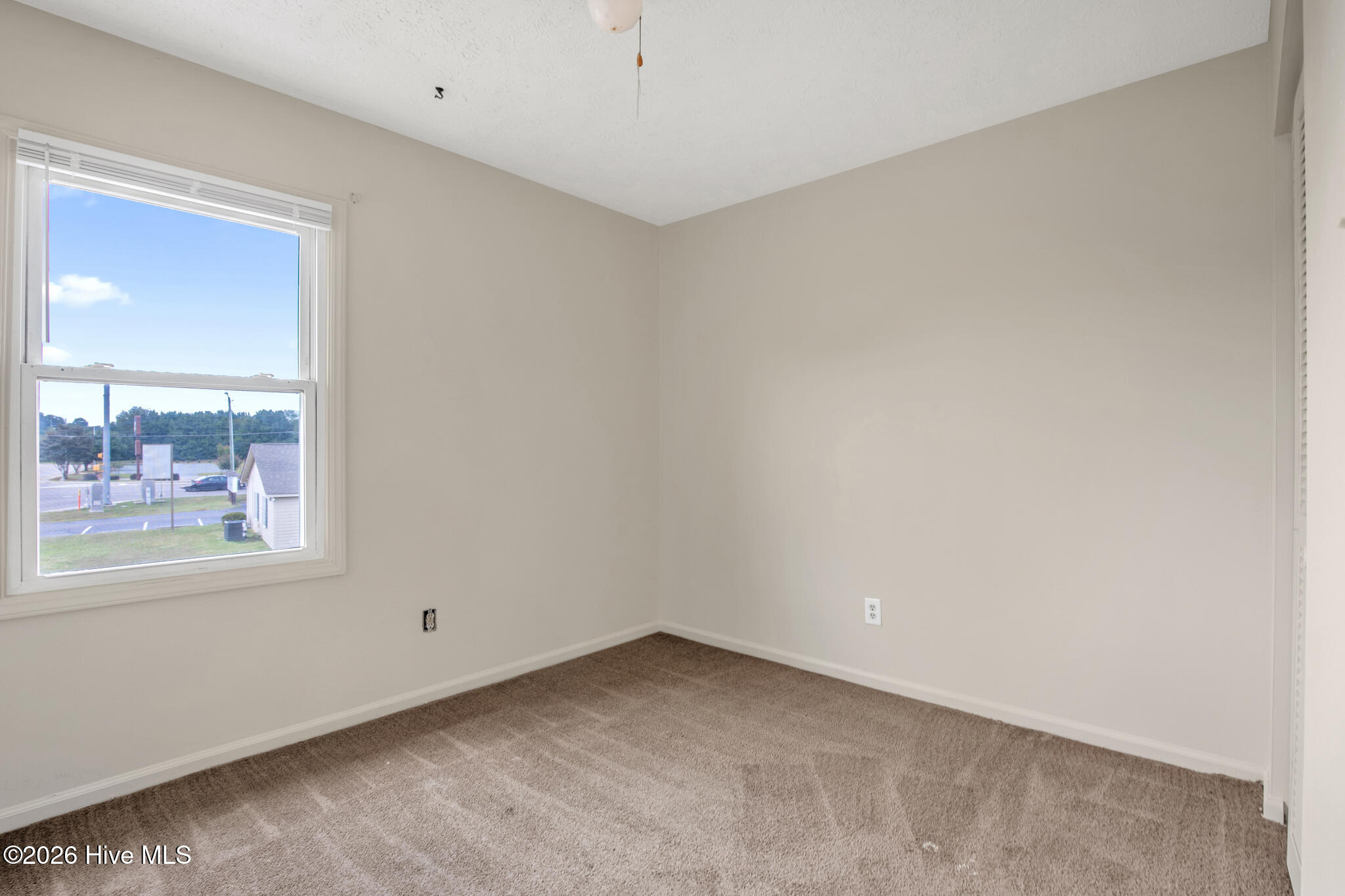 401 Kirkcaldy Court Property Photo 17