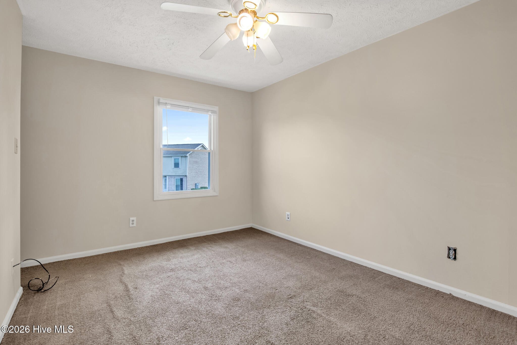 401 Kirkcaldy Court Property Photo 22