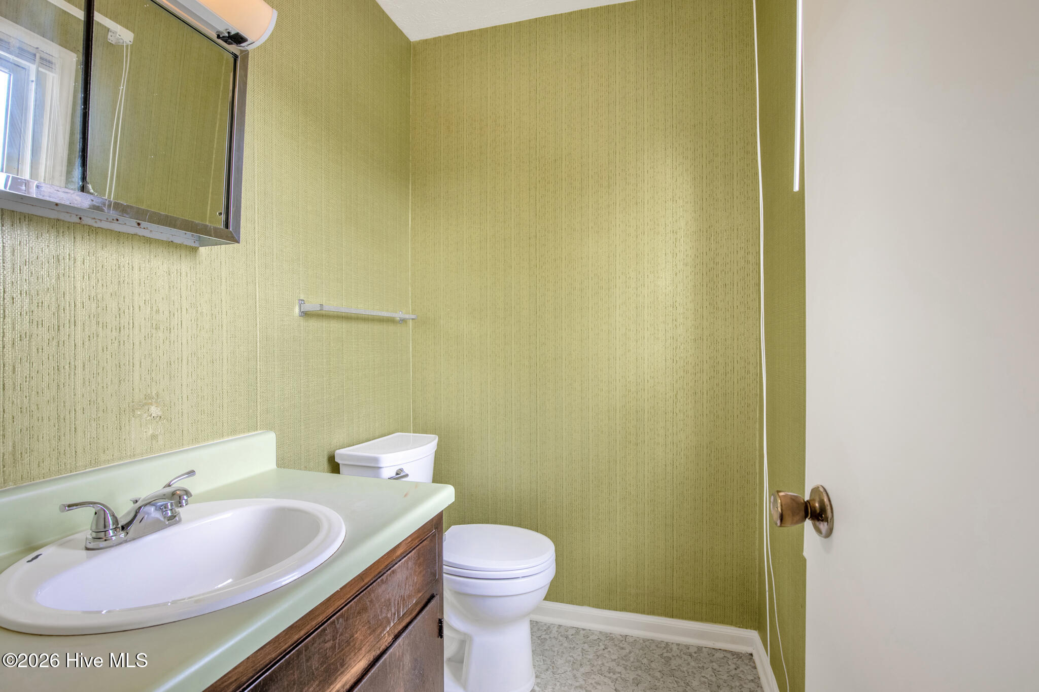 401 Kirkcaldy Court Property Photo 24