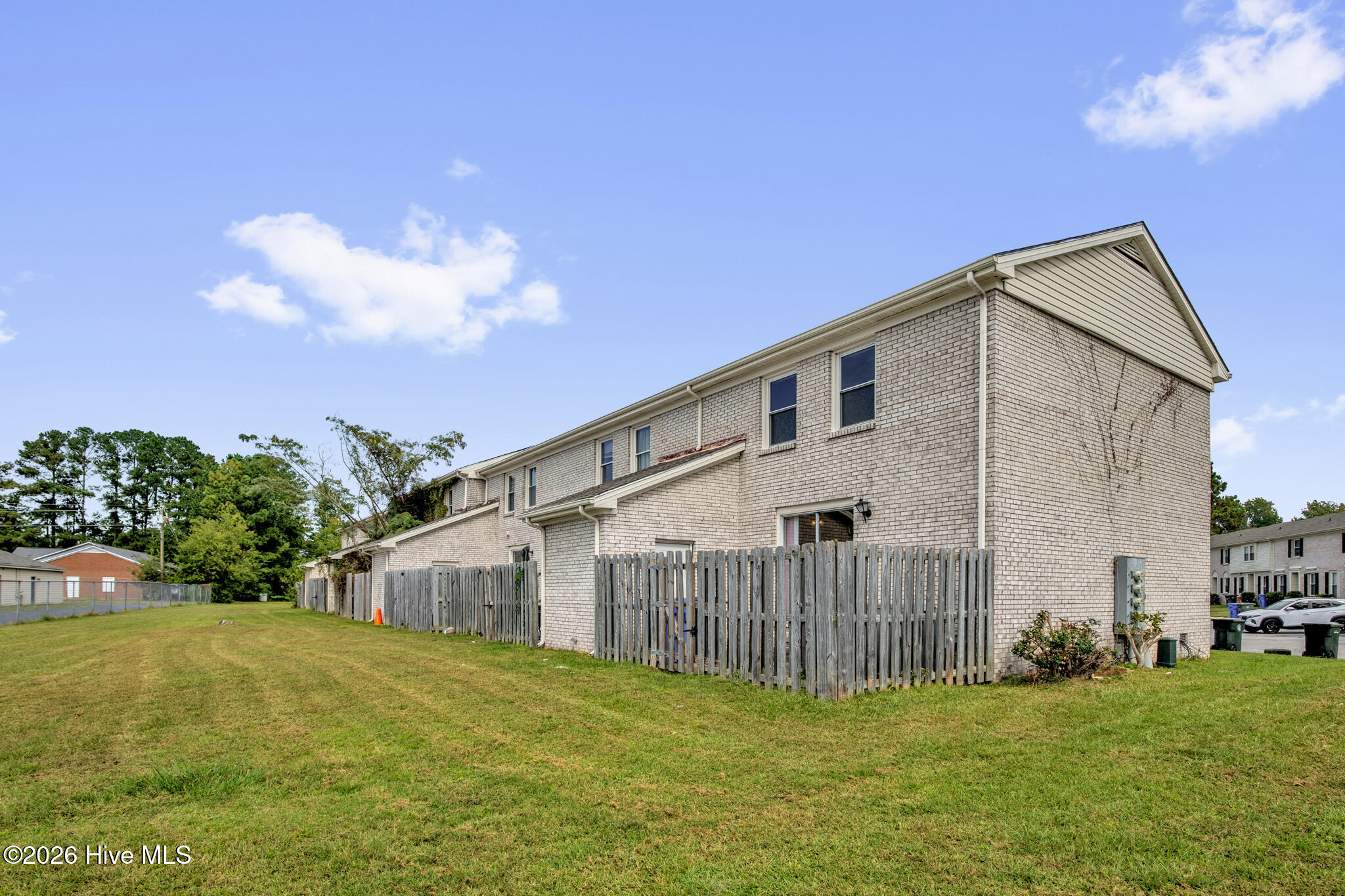 401 Kirkcaldy Court Property Photo 29