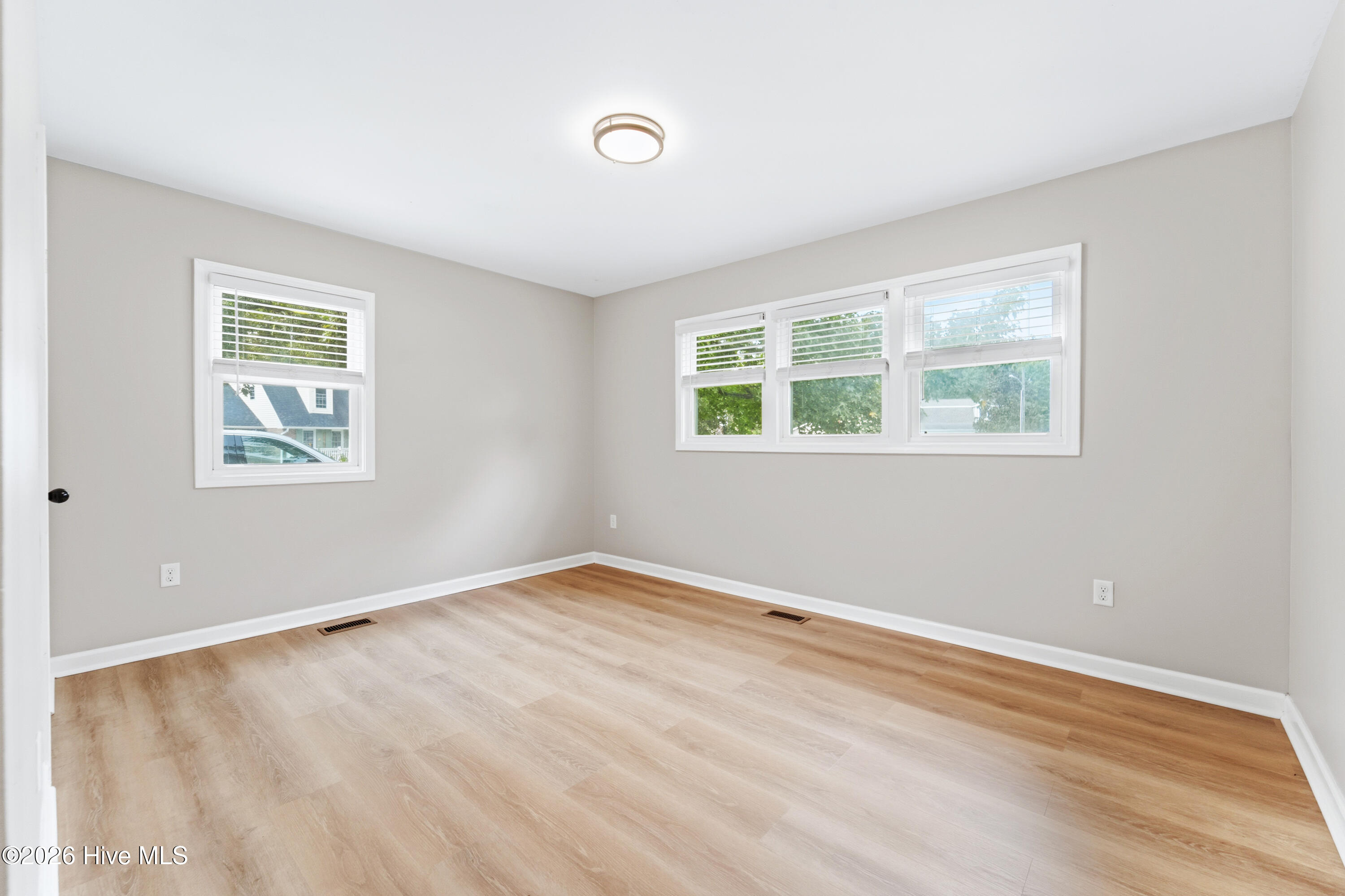 104 King Richard Court Property Photo 12