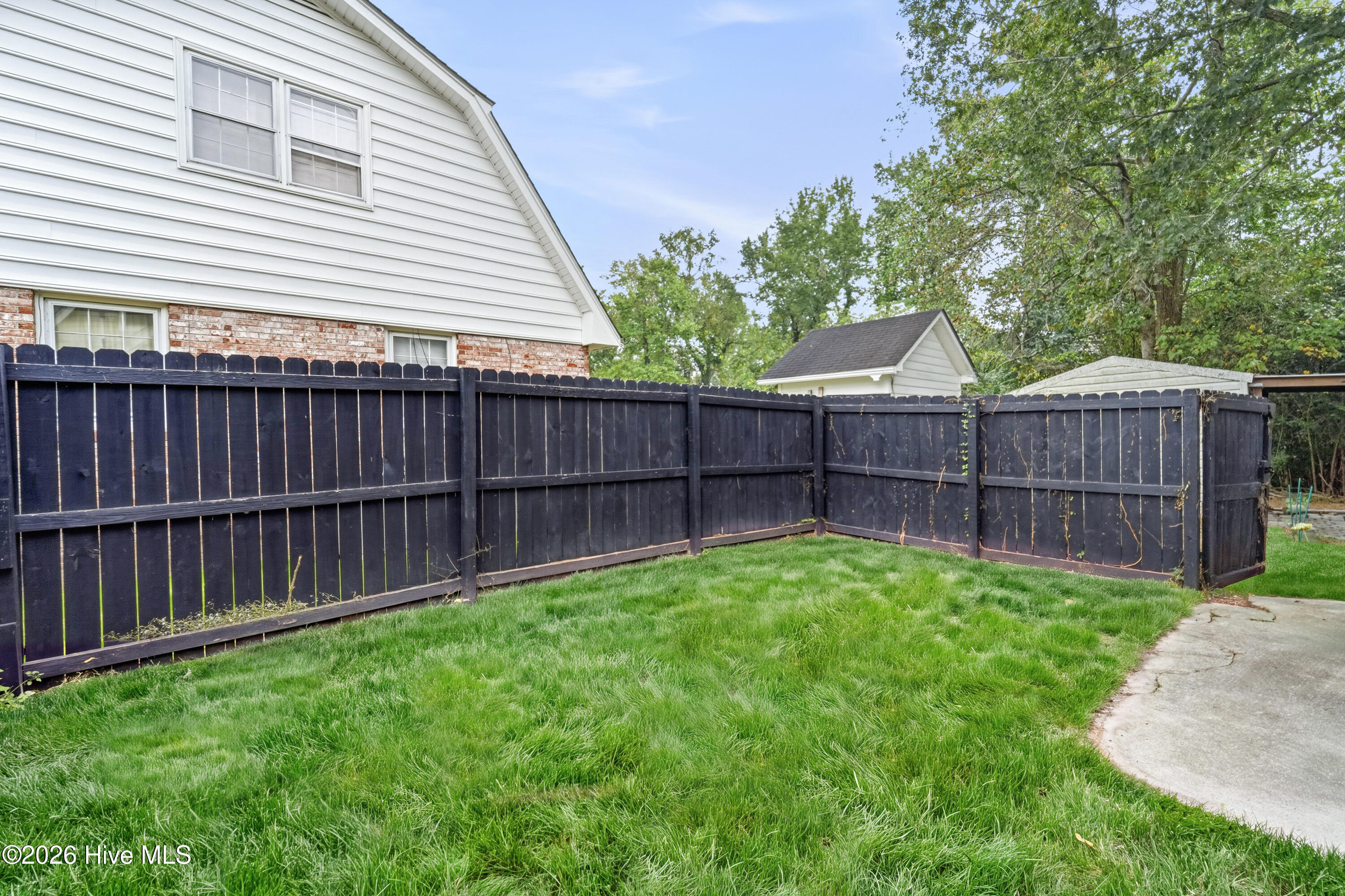 104 King Richard Court Property Photo 28
