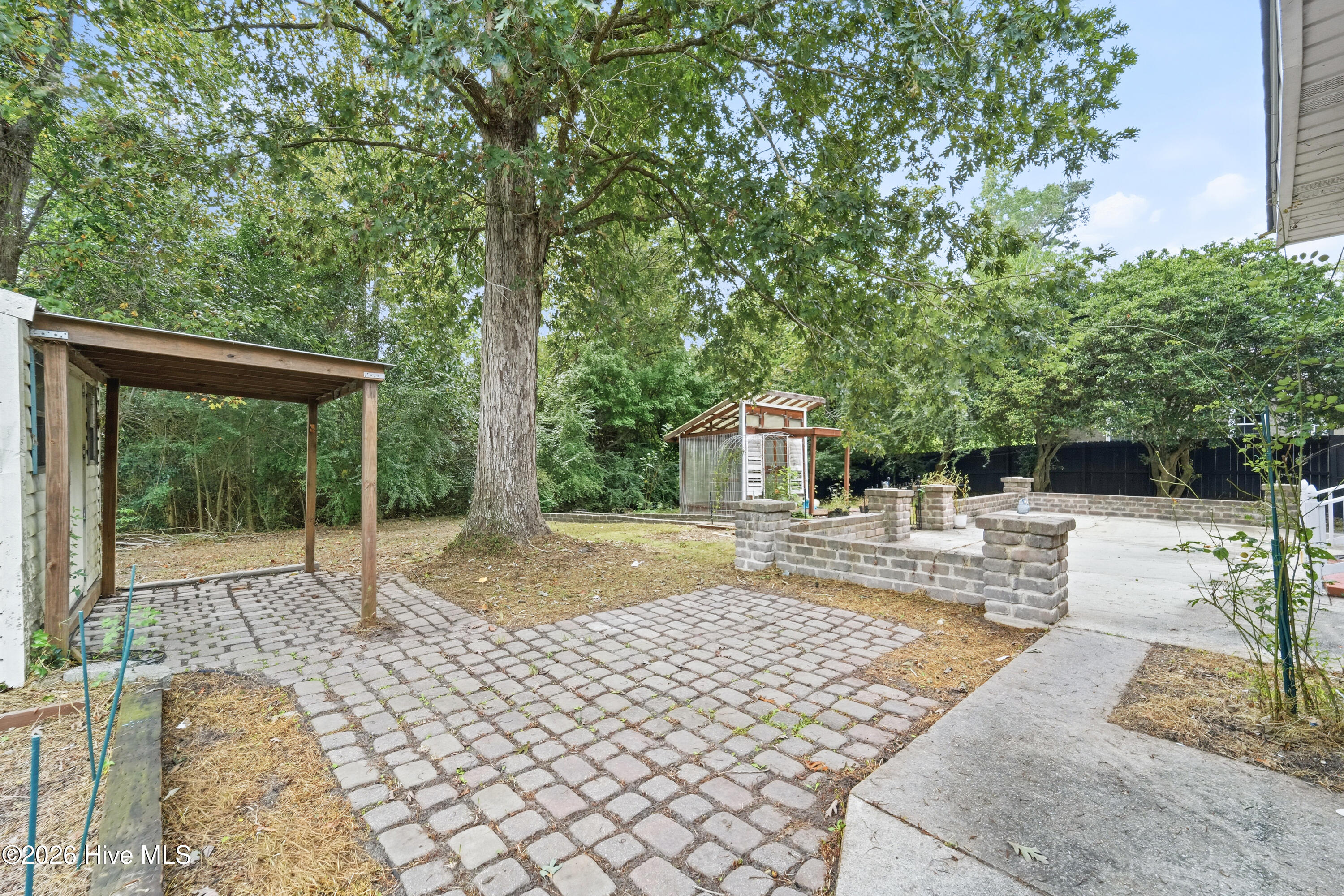 104 King Richard Court Property Photo 31