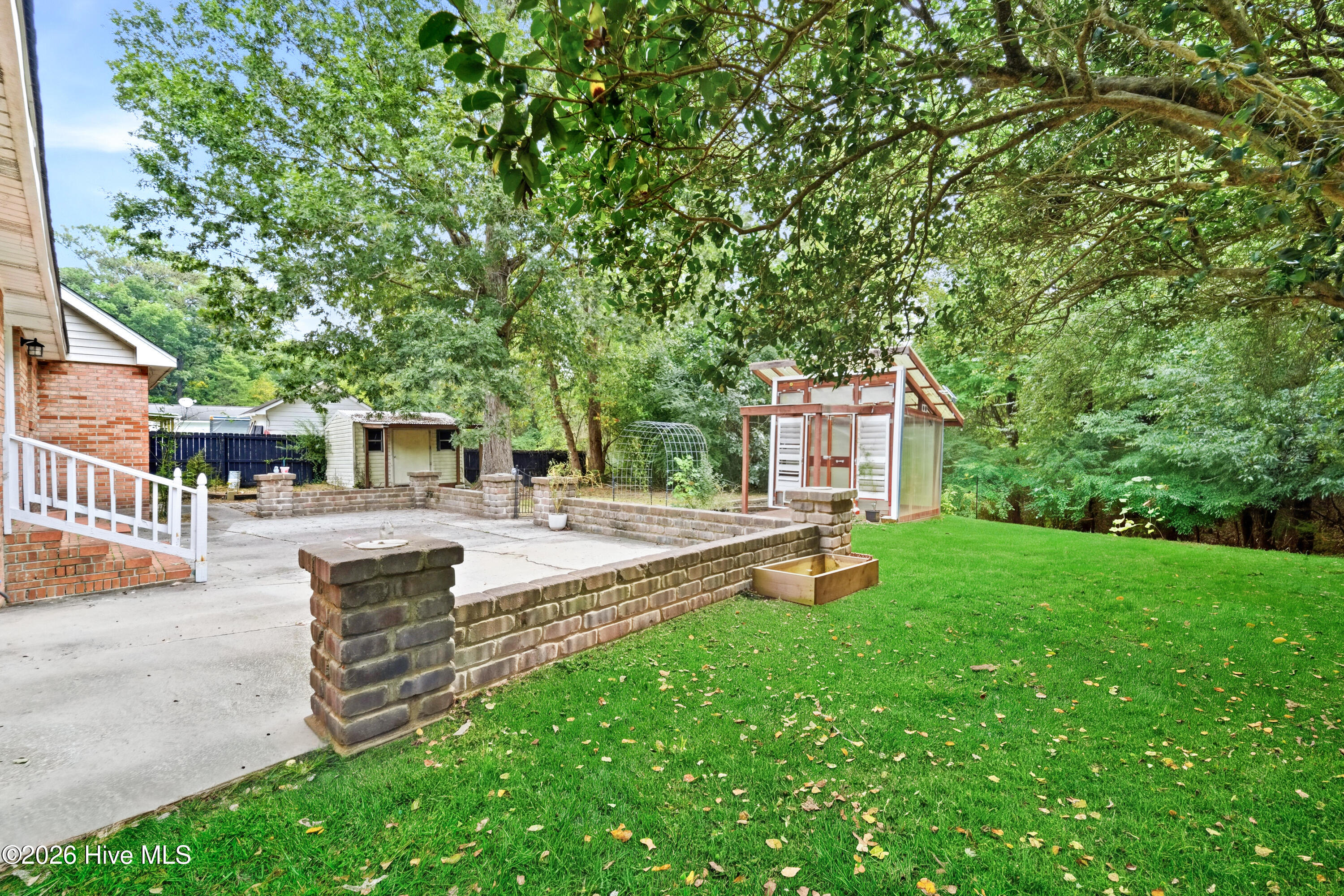 104 King Richard Court Property Photo 36