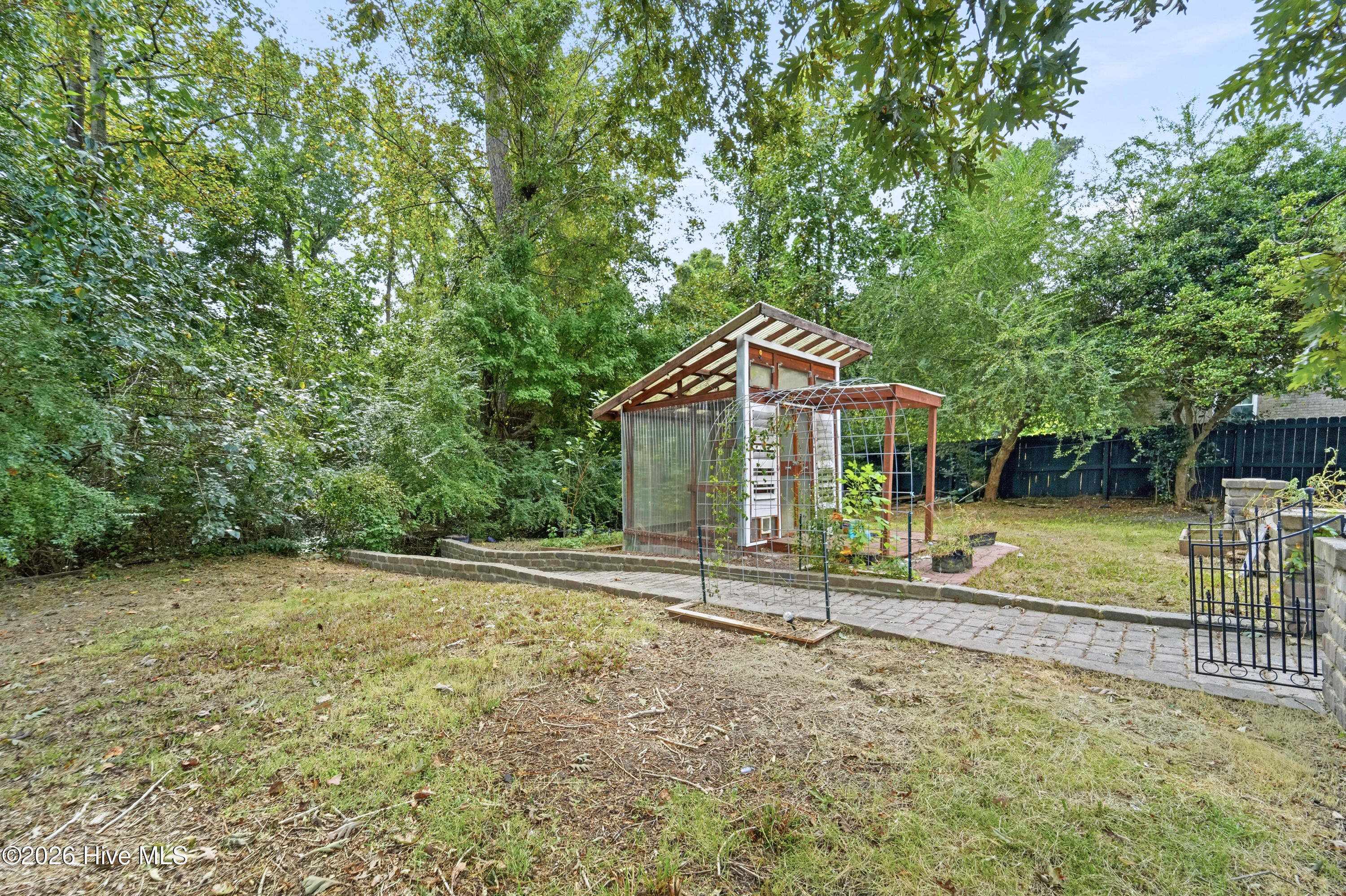 104 King Richard Court Property Photo 41