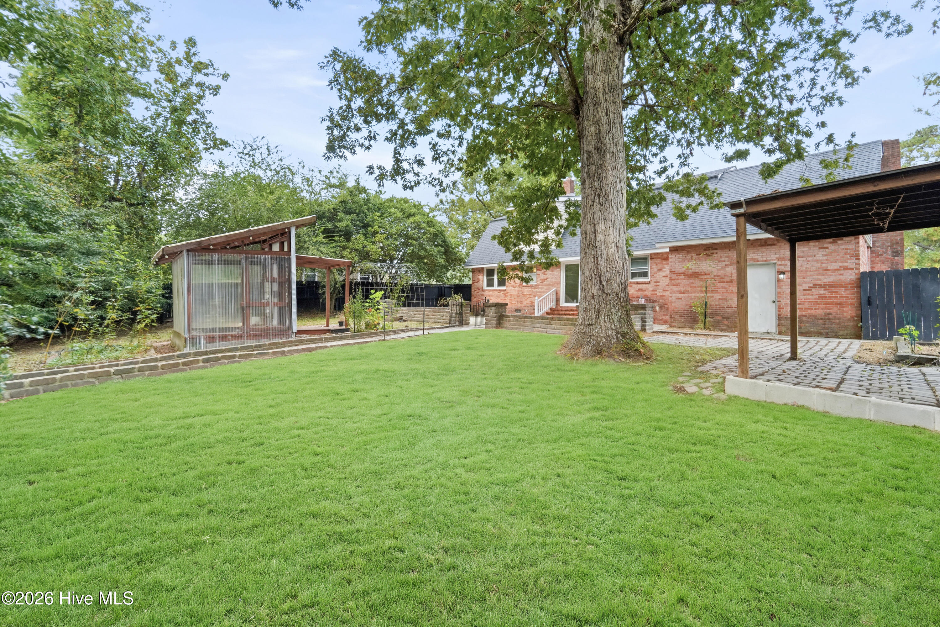 104 King Richard Court Property Photo 44