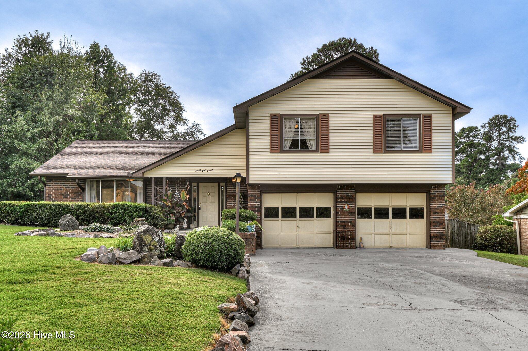 3111 Fieldstone Circle Property Photo 2
