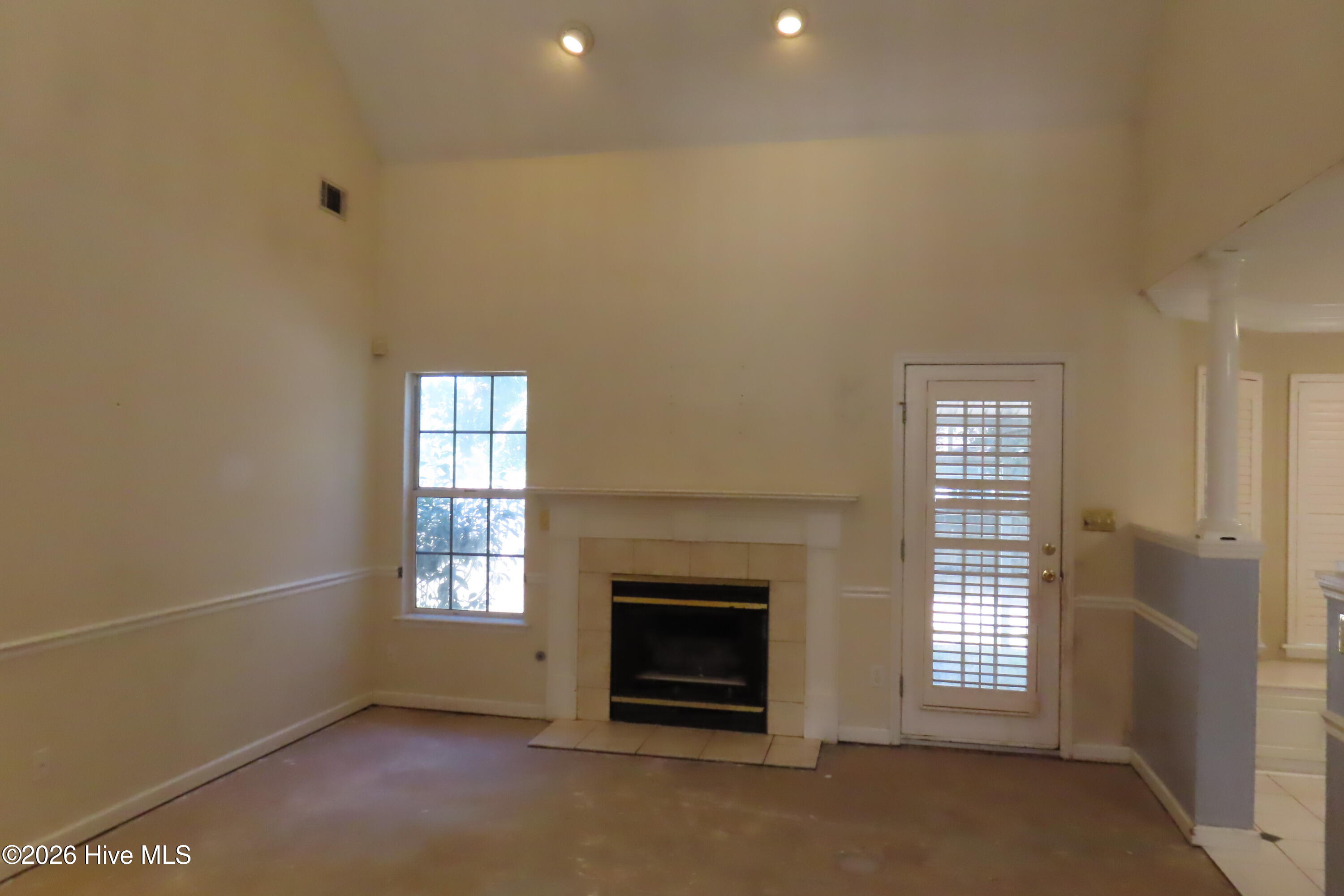 492 Granite Point Property Photo 4