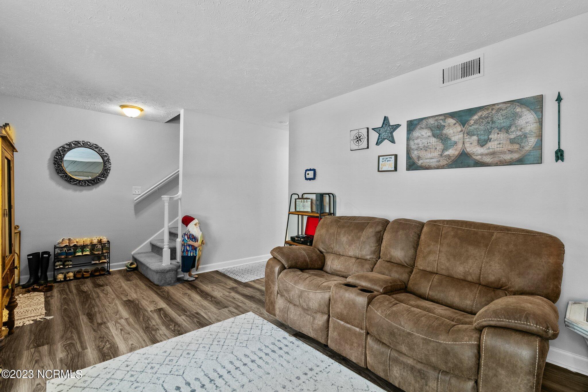 475 N Ashe Street Property Photo 7