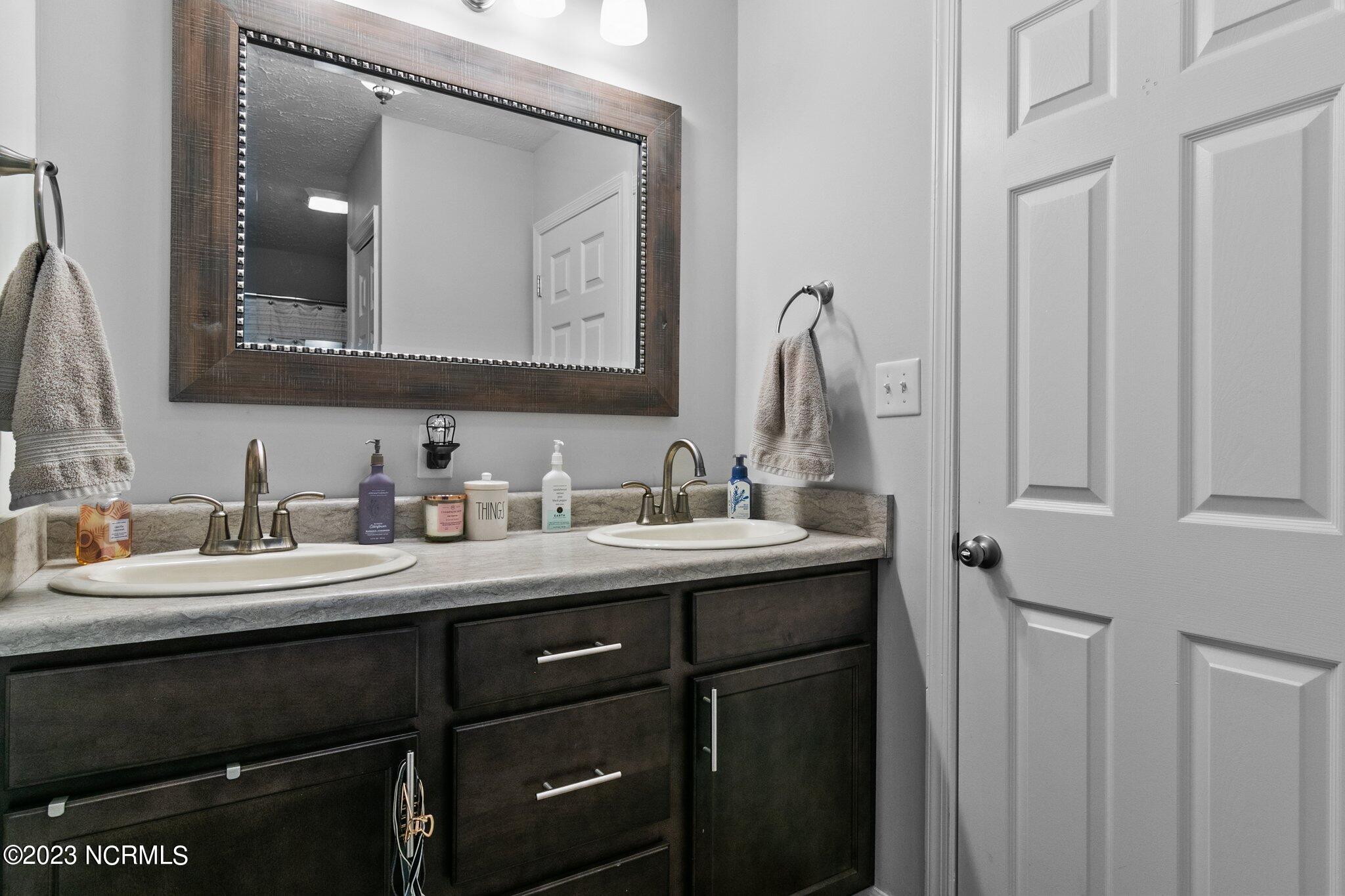 475 N Ashe Street Property Photo 17