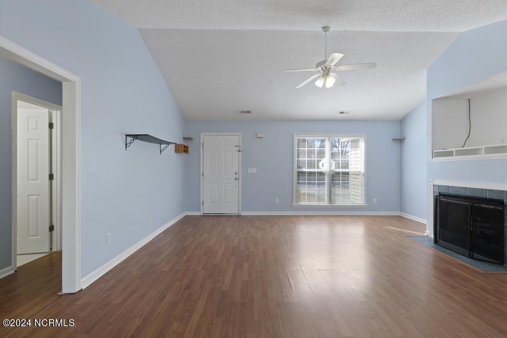 1302 Davis Street Property Photo 8