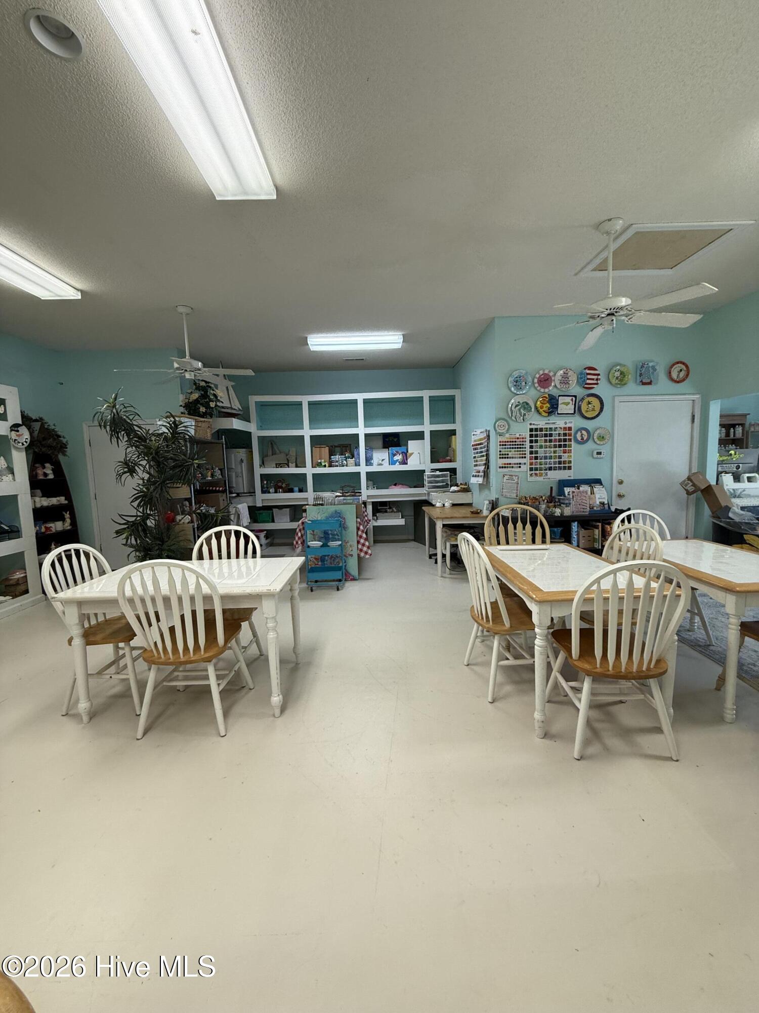 6606 Beach Drive Sw D Property Photo 5