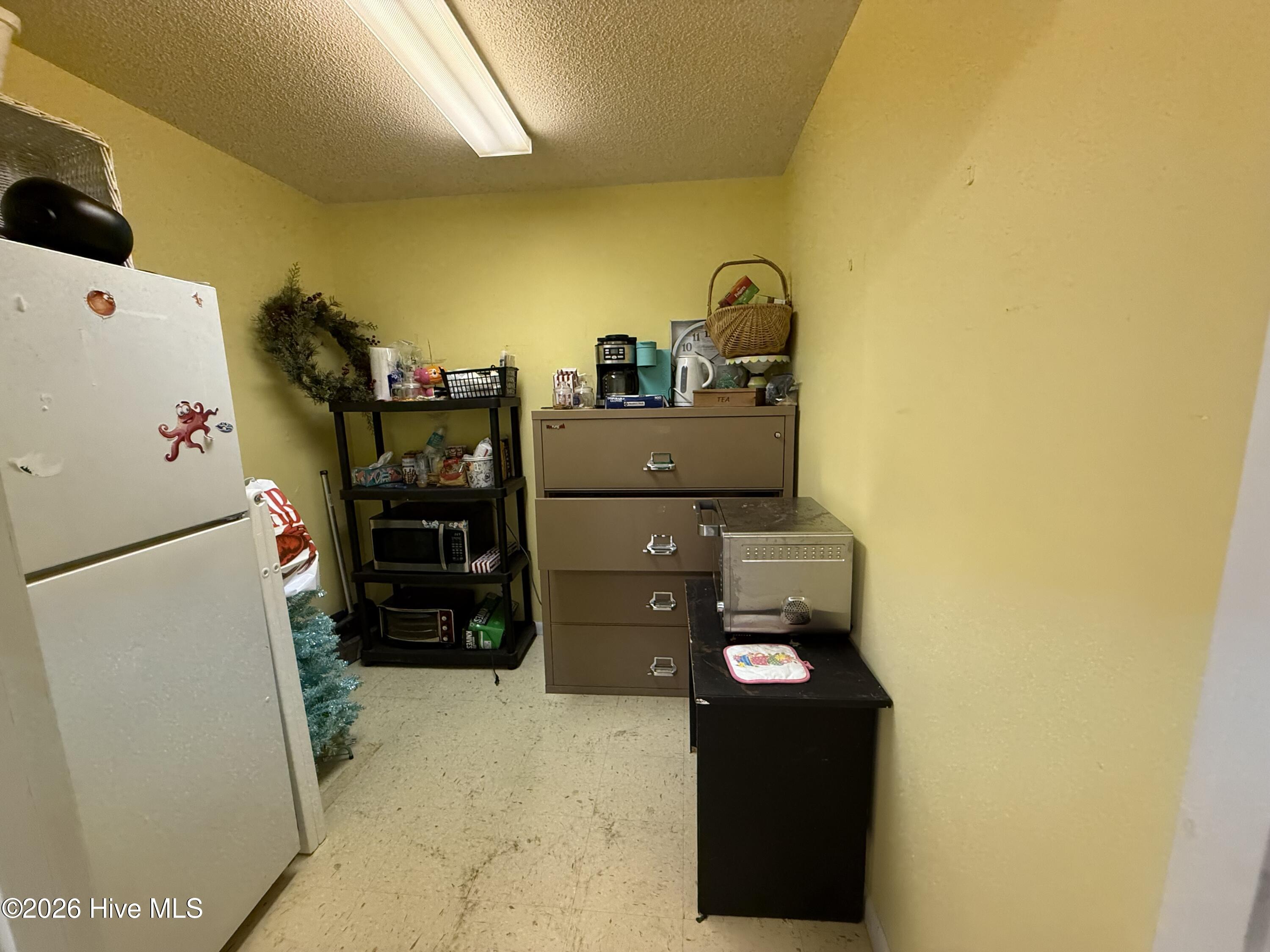 6606 Beach Drive Sw D Property Photo 8